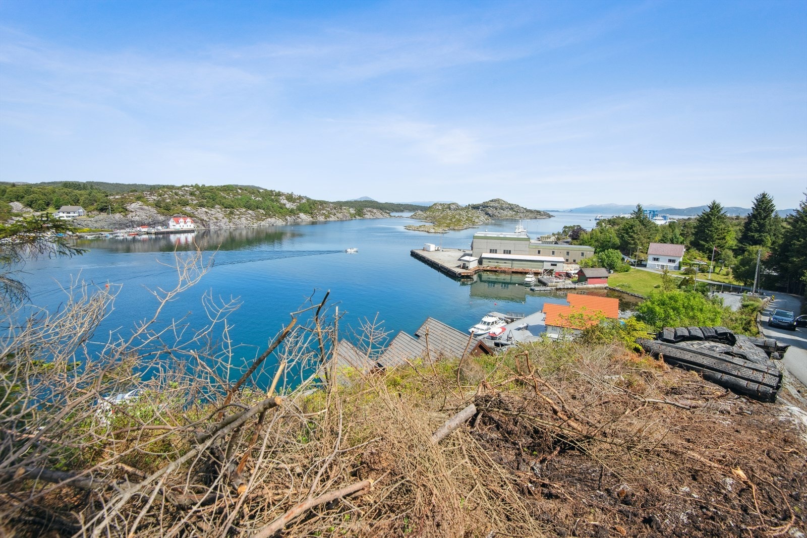 Langevåg har ferjeforbindelse til Buavåg i Sveio. Galleribilde