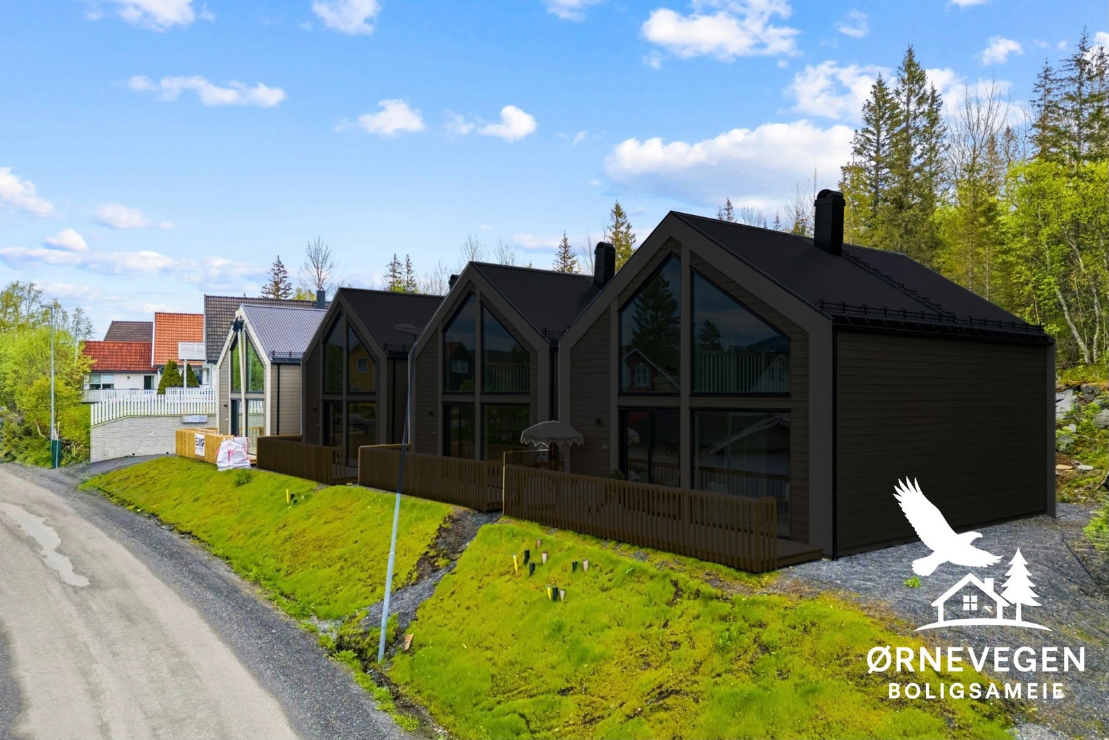 Nå kan du velge mellom 4 fine eneboliger med 3 soverom og carport! Her fra Ørnevegen 13. Galleribilde