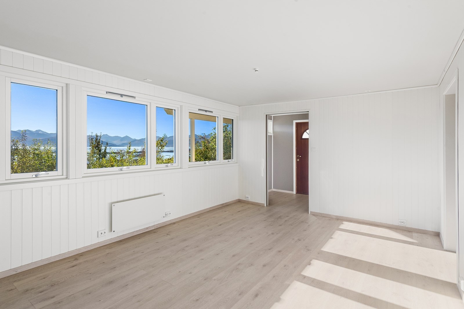 Stue. Oppussede overflater 2025. Galleribilde