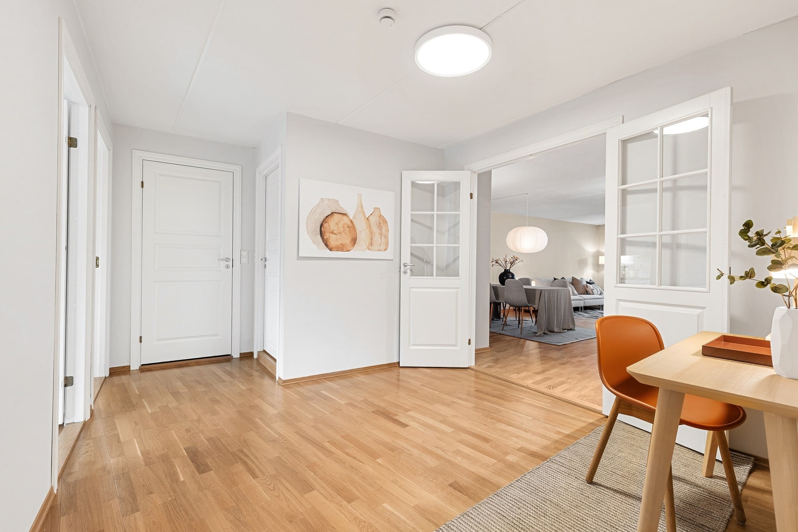 Åpen og luftig gang. Galleribilde