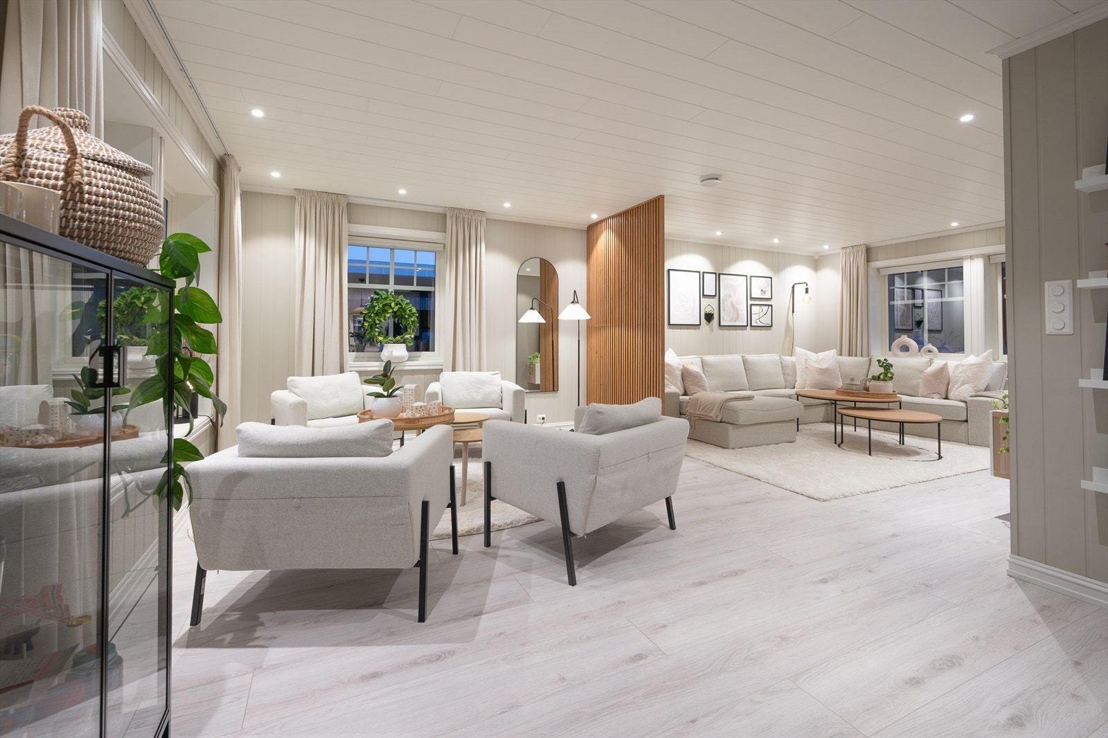 Stort, sosialt allrom Galleribilde