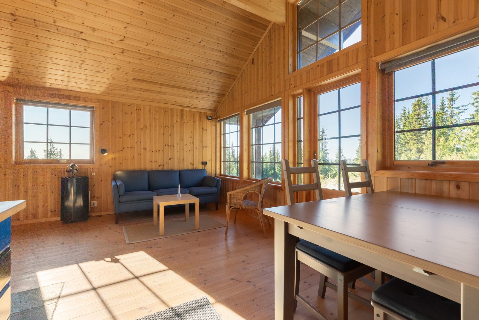 Her er også Wallas-ovn med mulighet for Ring hytta varm. Galleribilde