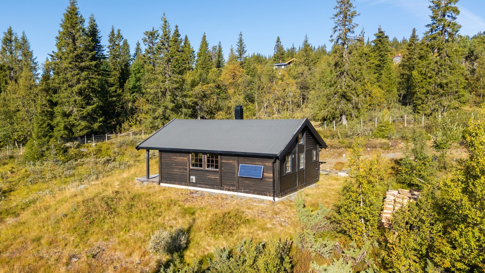 Hytte med enkel standard oppført i 2009 med fin beliggenhet ca. 905 moh. på Ølneseter Galleribilde