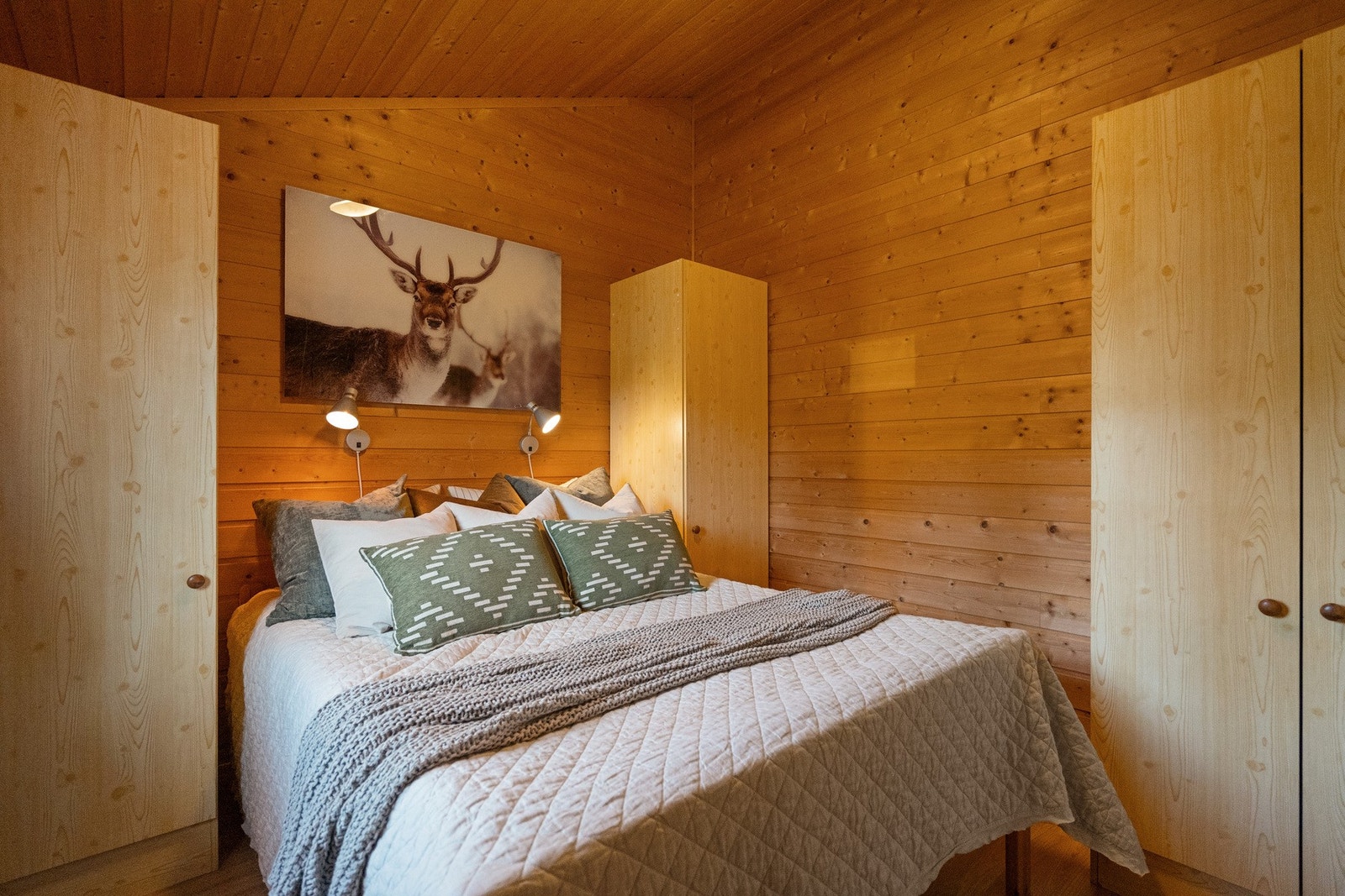 Soverom med plass til dobbeltseng. Galleribilde