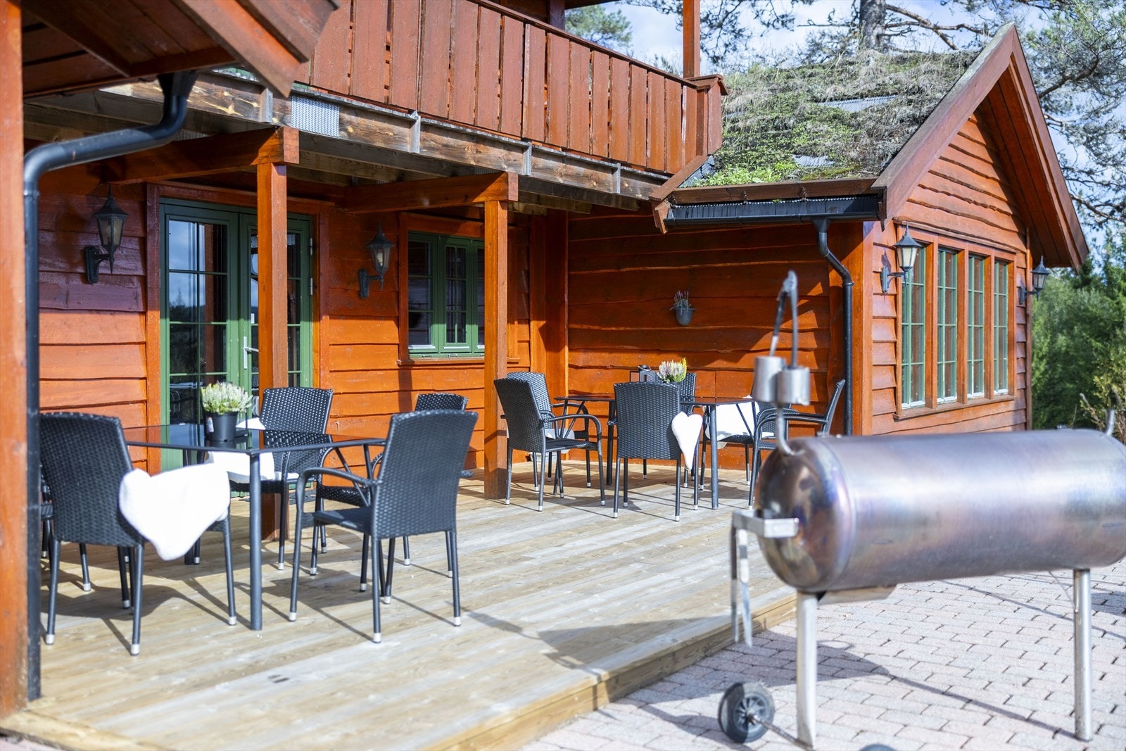 Stor sol- og utsiktsterrasse. Galleribilde