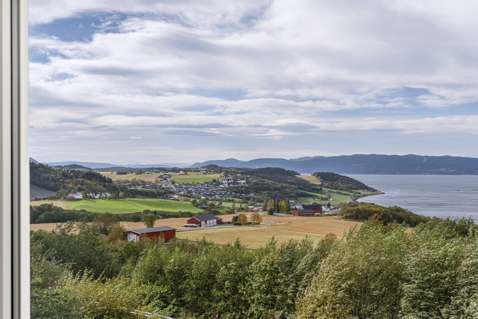 Landlig og flott beliggenhet. Galleribilde
