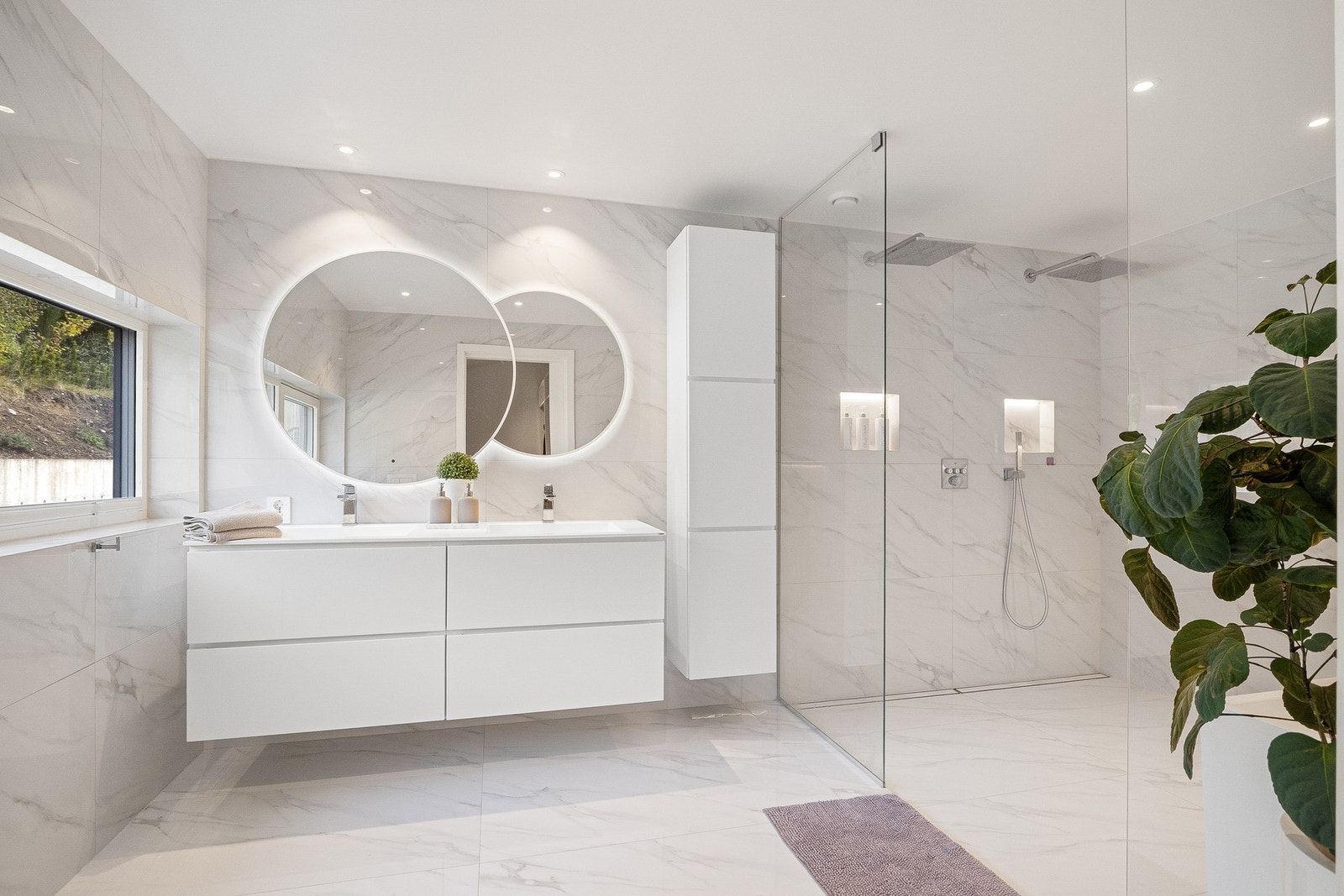 God baderomseksjon Galleribilde