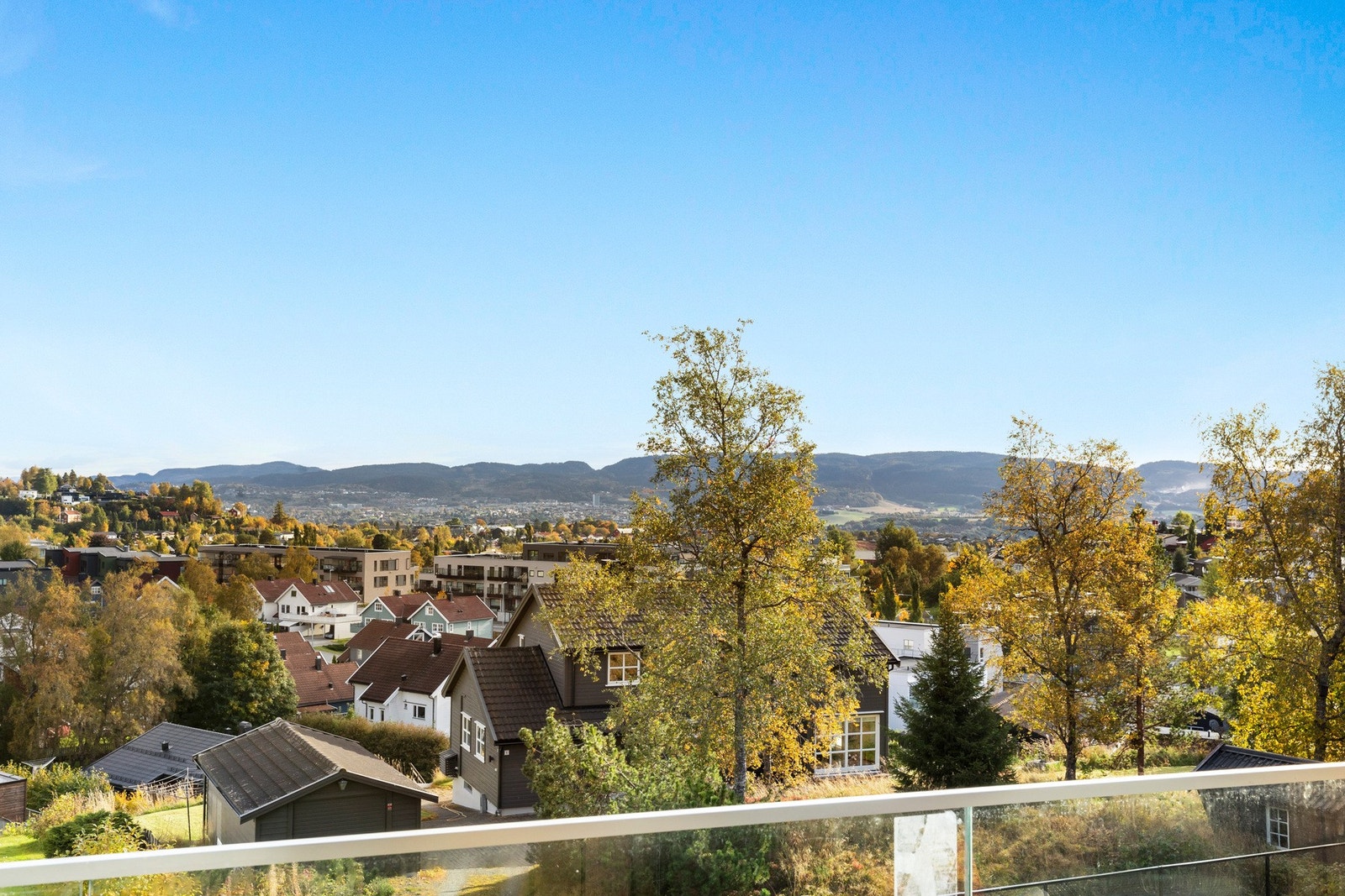 Vakkert utsyn, ingen innsyn. Galleribilde