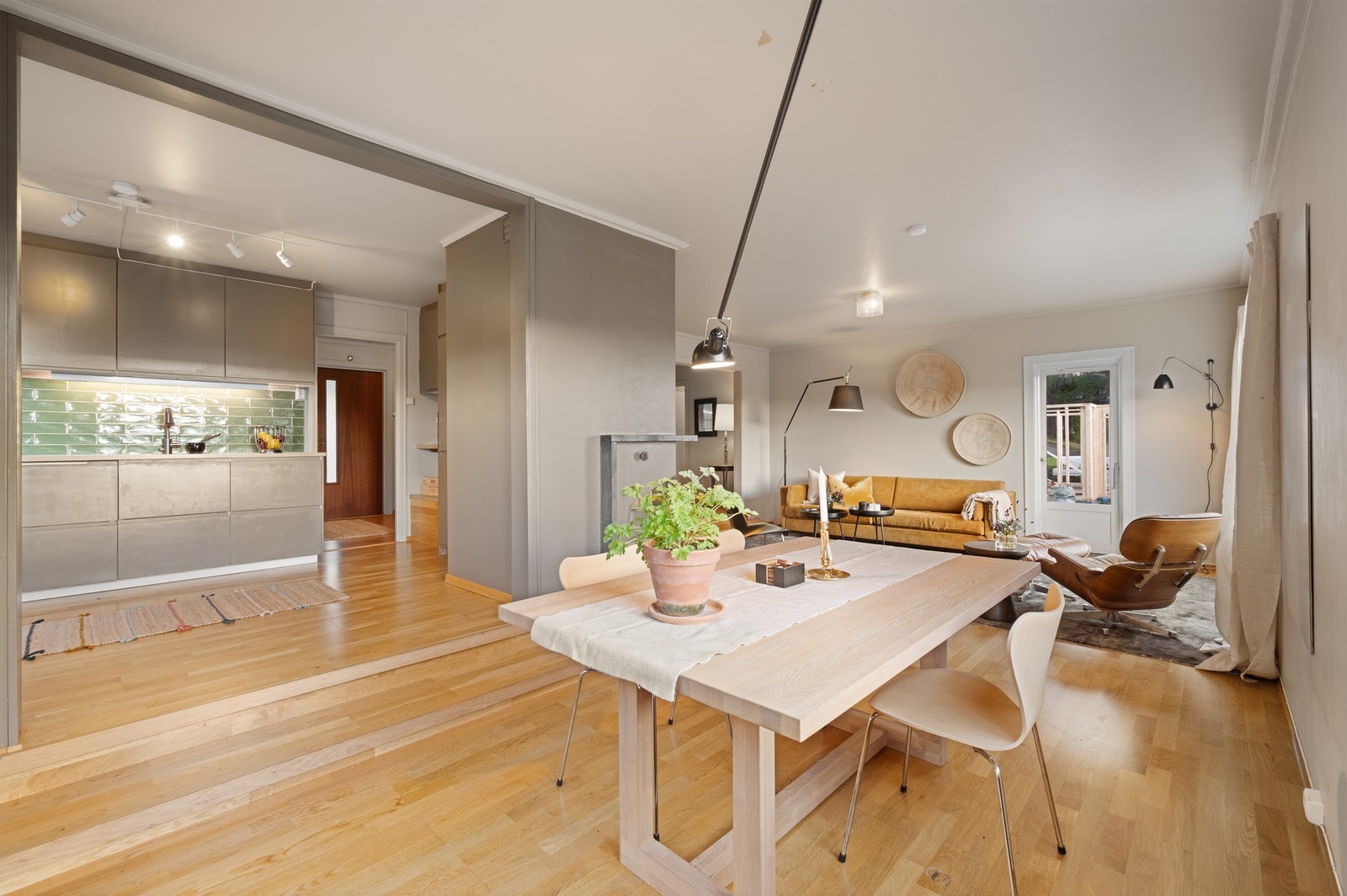 Åpen og sosial stue-/kjøkkenløsning. Galleribilde