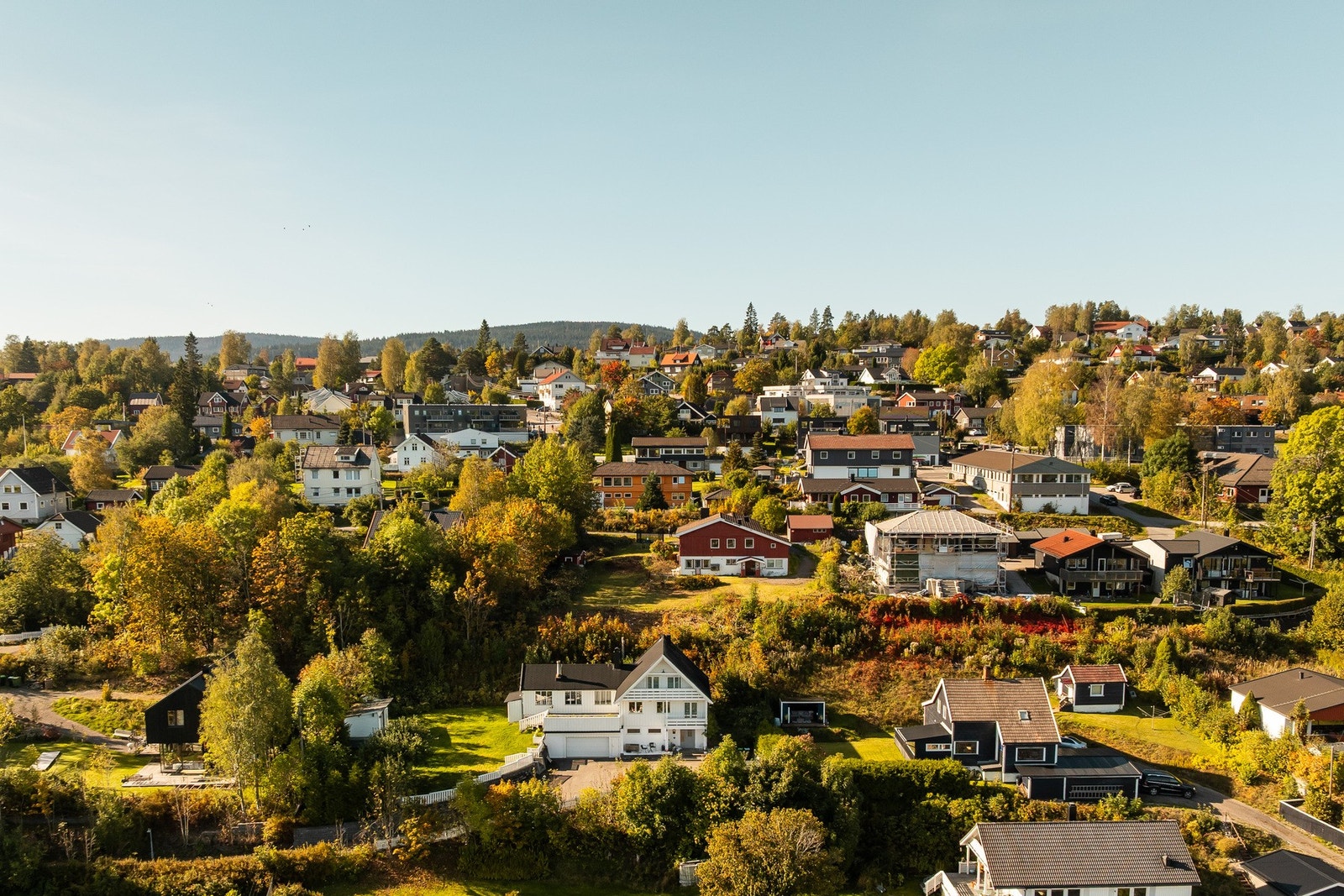 Området er et tur-mekka for den friluftsinteresserte. Med store uberørte naturområder og et mylder av turveier, deriblant langrennsløyper vinterstid. Galleribilde