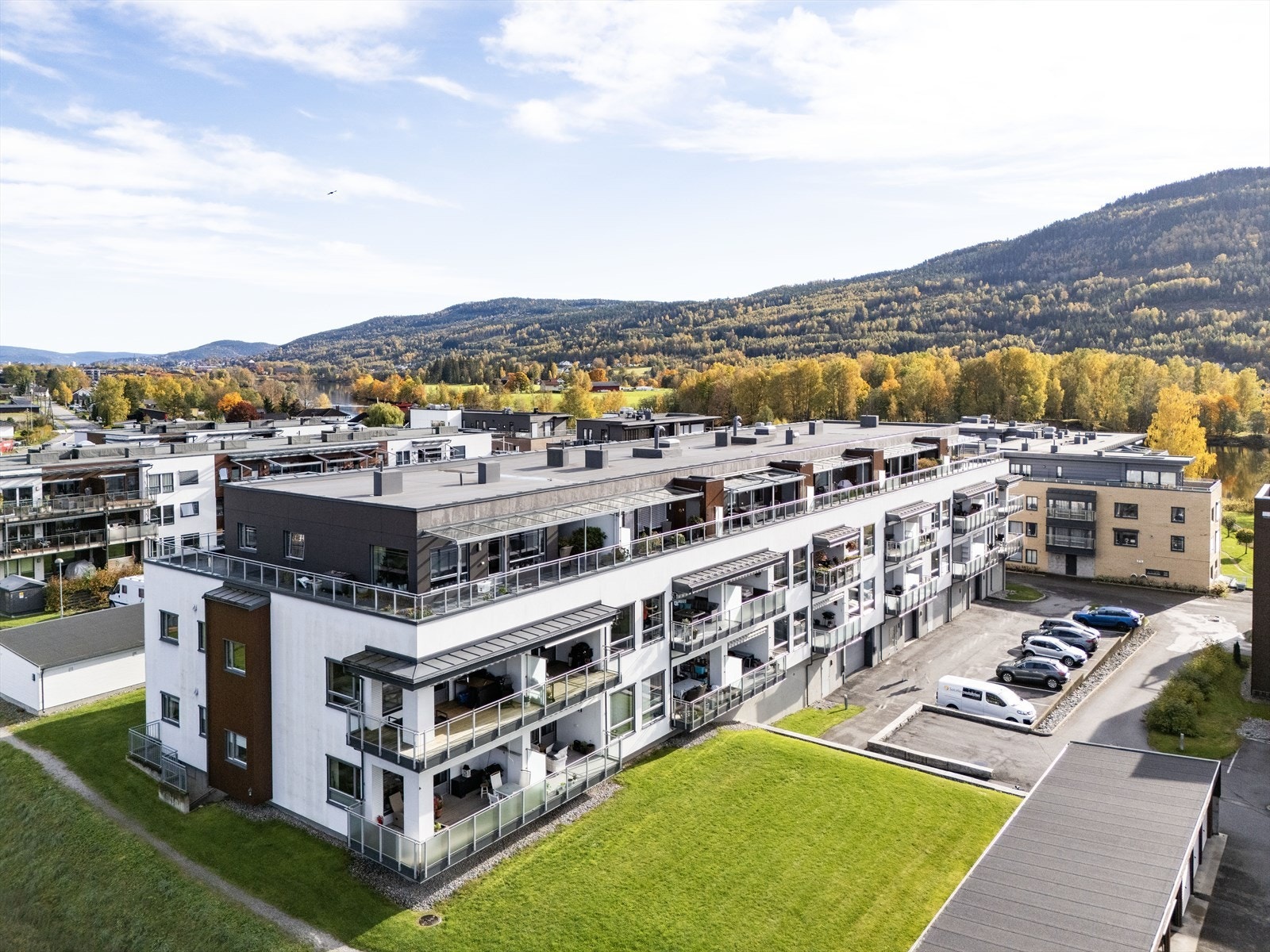 Attraktiv beliggenhet med nærhet til elva Galleribilde