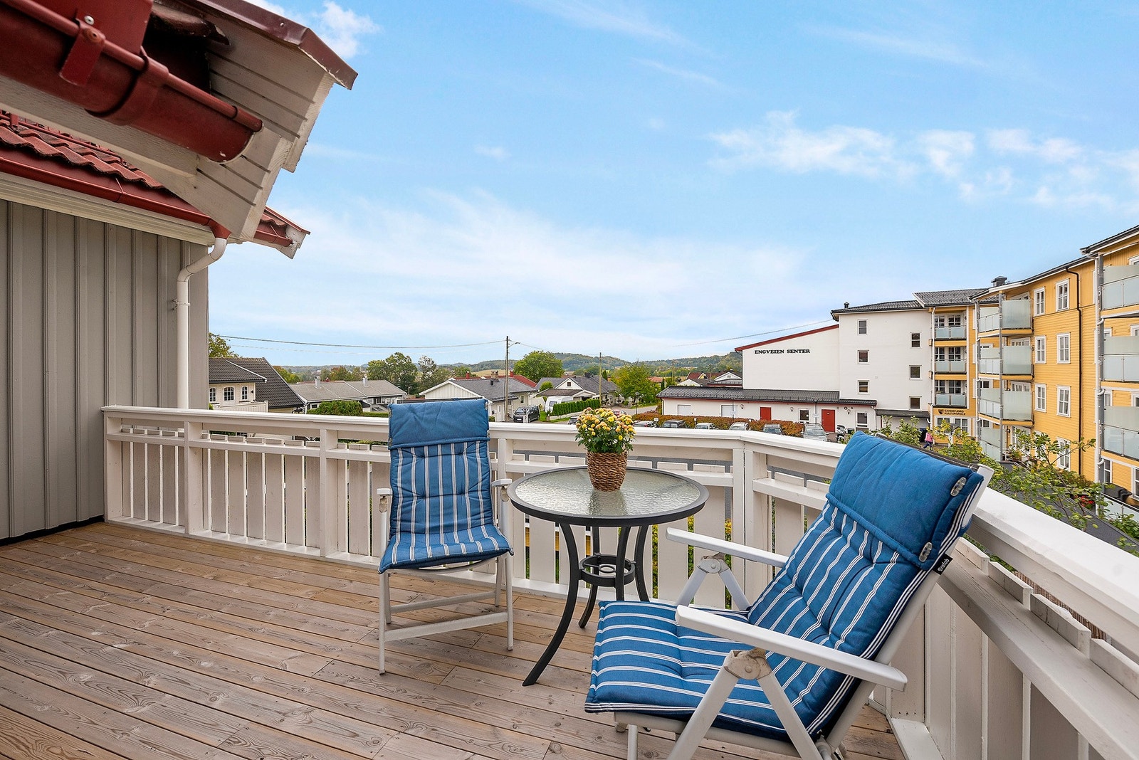 2 balkonger hvor du kan nyte solskinnsdagene Galleribilde