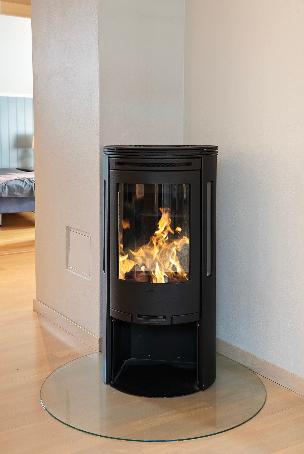 Vedovnen kan nytes fra både sofakroken og spiseplassen Galleribilde