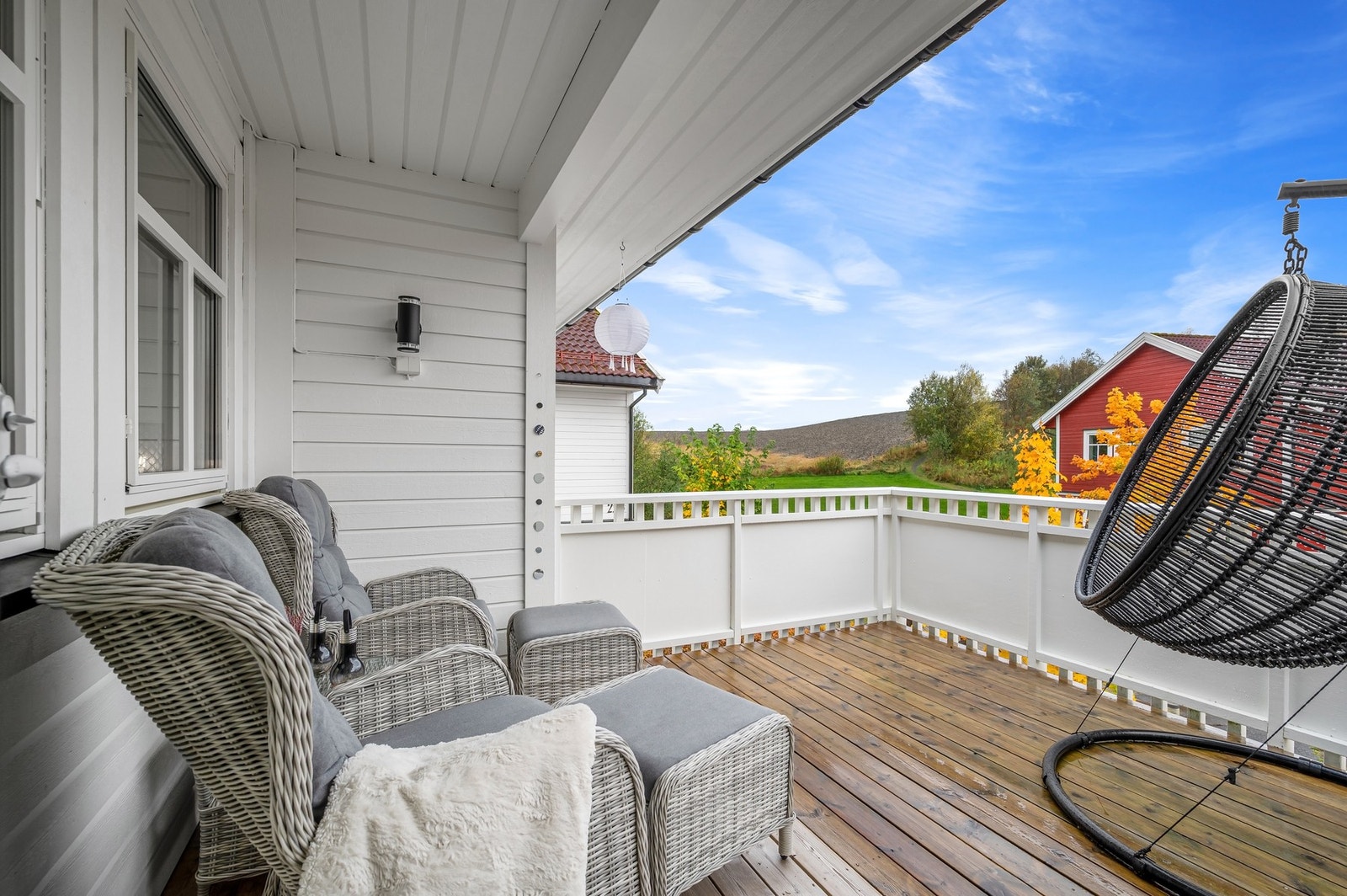 Her kan man nyte gode solforhold samt fredelig utsikt mot grøntområder. Galleribilde