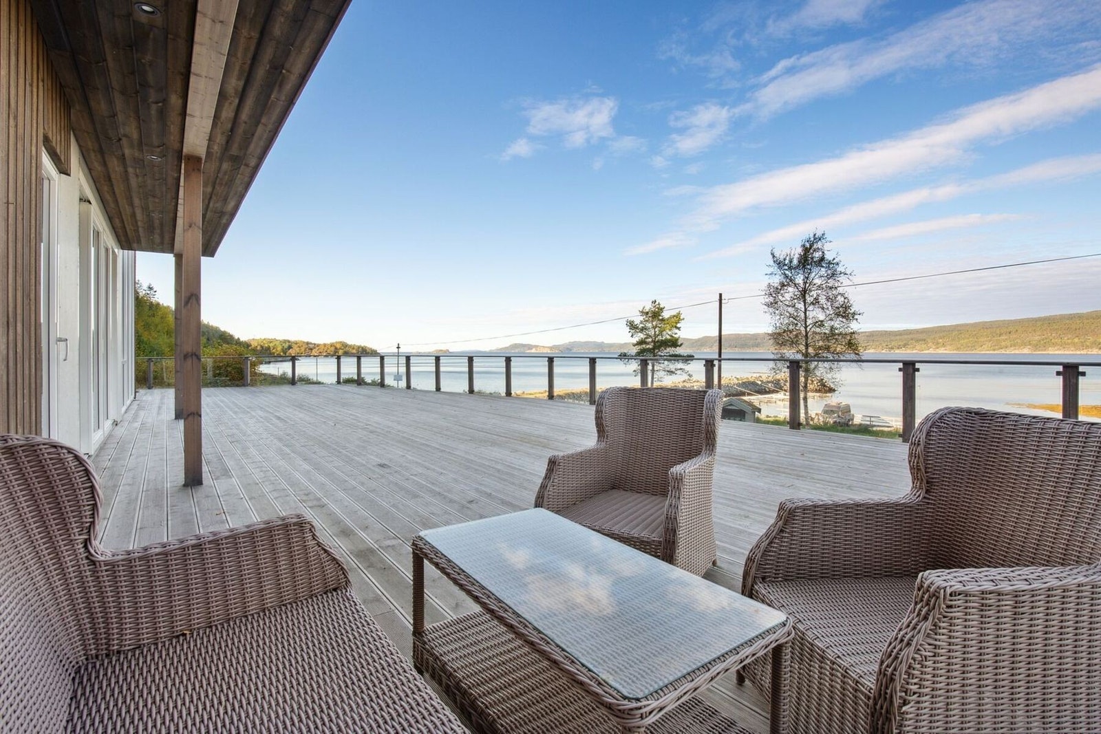 Her får du en særdeles stor og herlig terrasse på gode 167 kvadratmeter som sikrer nydelige solforhold på sommerstid. Galleribilde