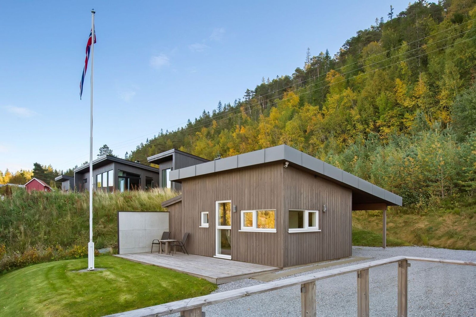 Hytta disponerer et eget innredet anneks med platting. Galleribilde