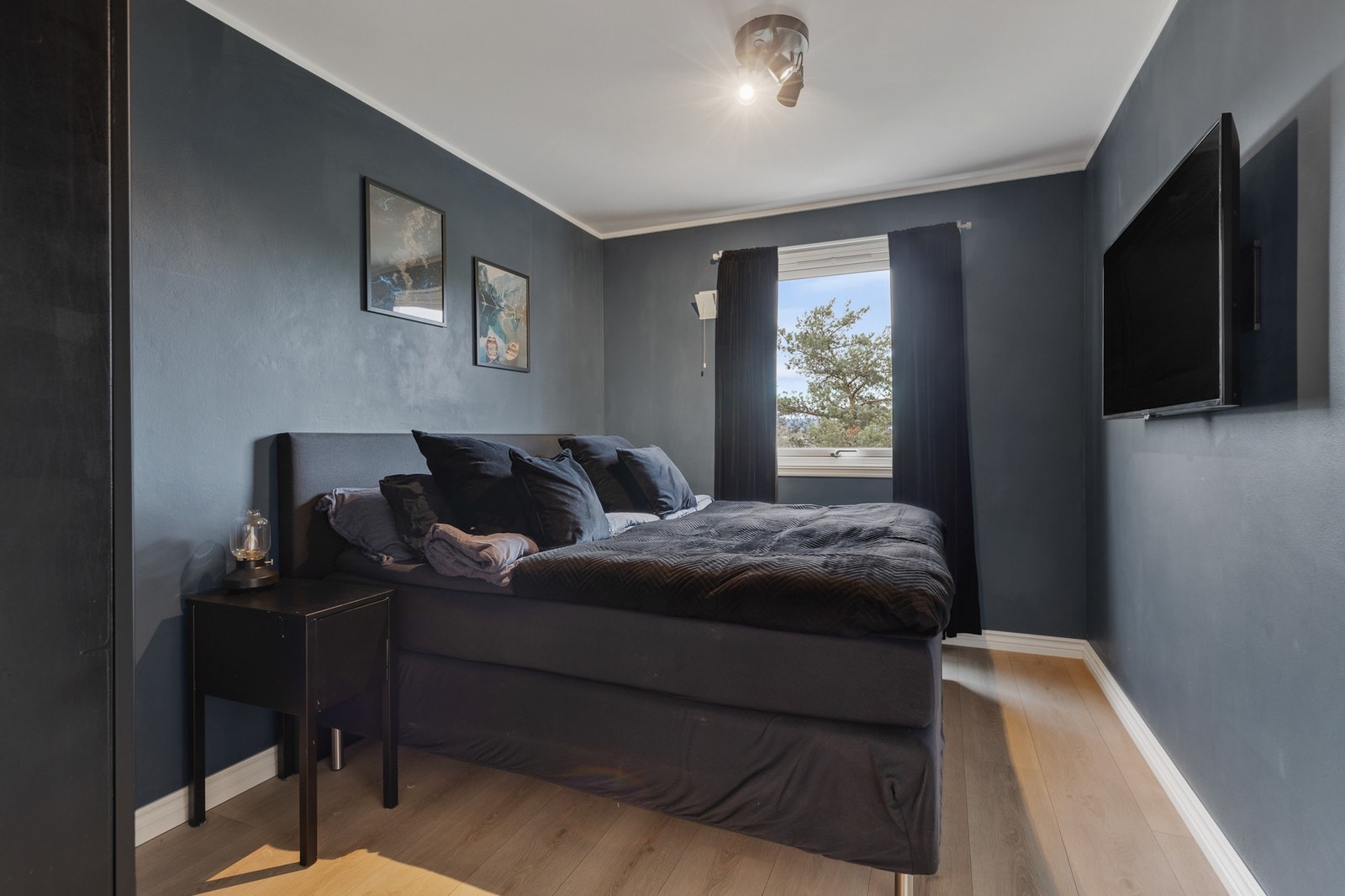 Leiligheten har to soverom, begge med adkomst fra entré/gang Galleribilde