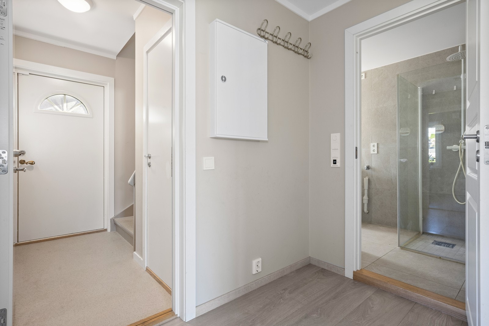 Hele leiligheten er pusset opp i 2022 Galleribilde