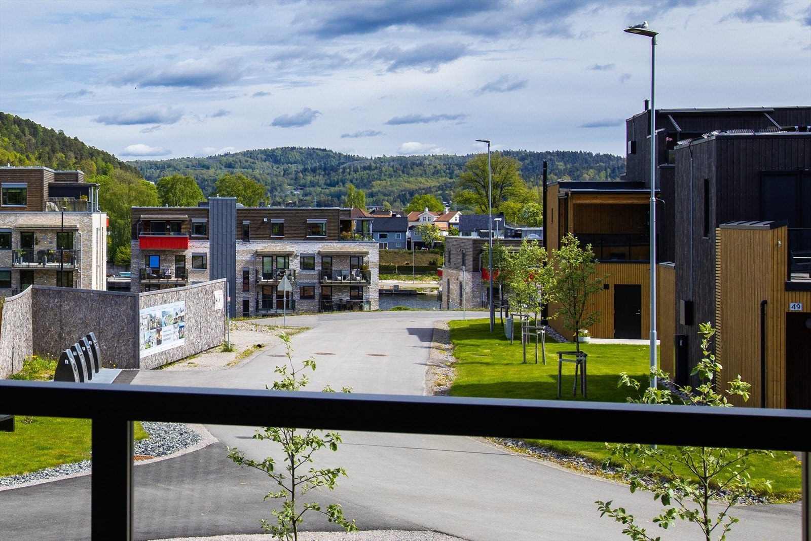 Utsikt fra balkong ut fra kjøkken. Galleribilde