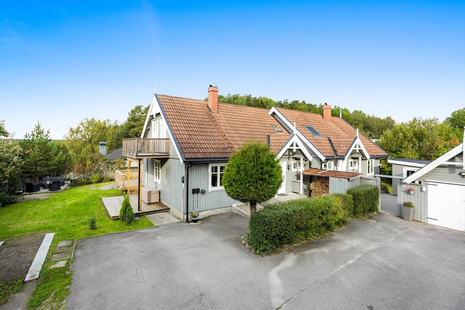 Her får du god plass til å parkere bilen din. Galleribilde