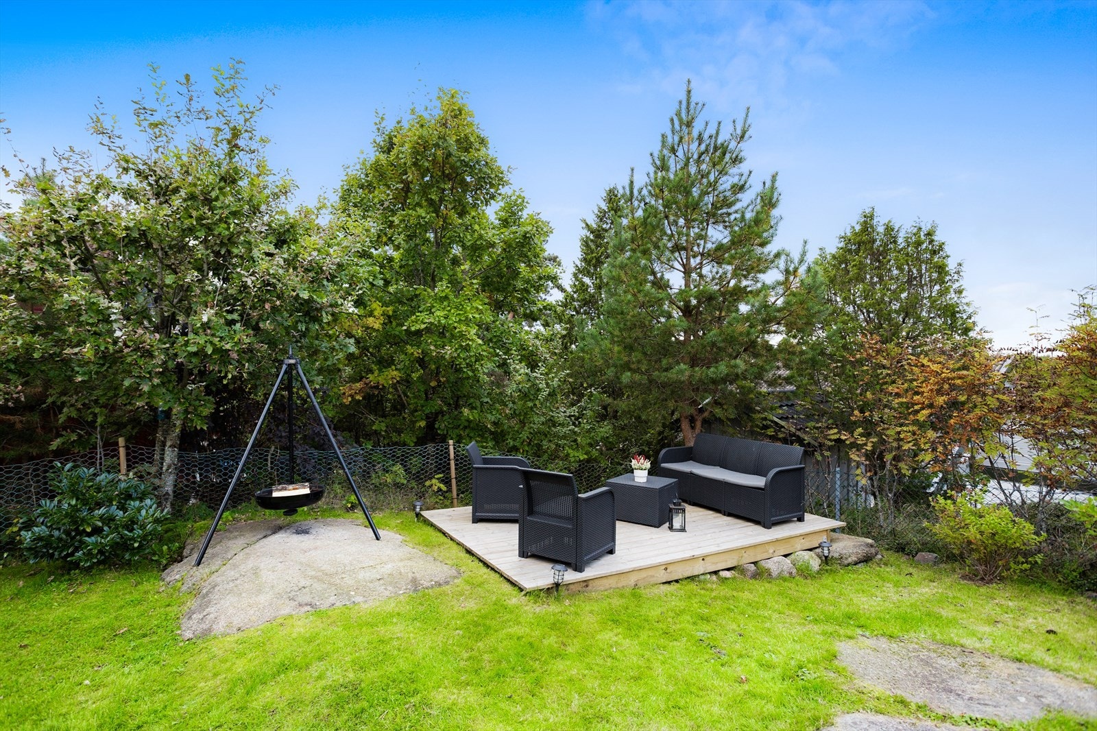 Uteplass i hagen Galleribilde