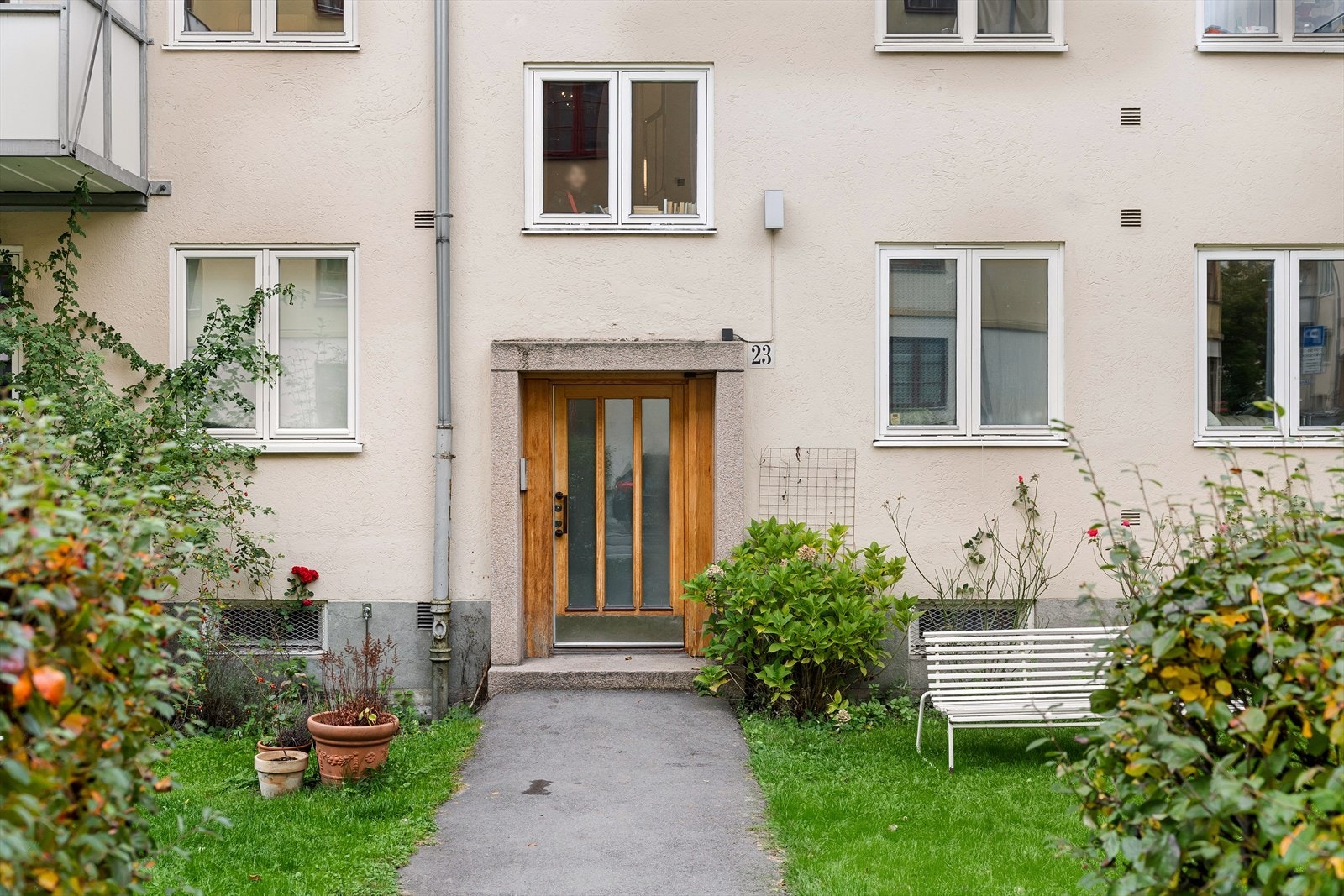 Inngangsparti. Galleribilde