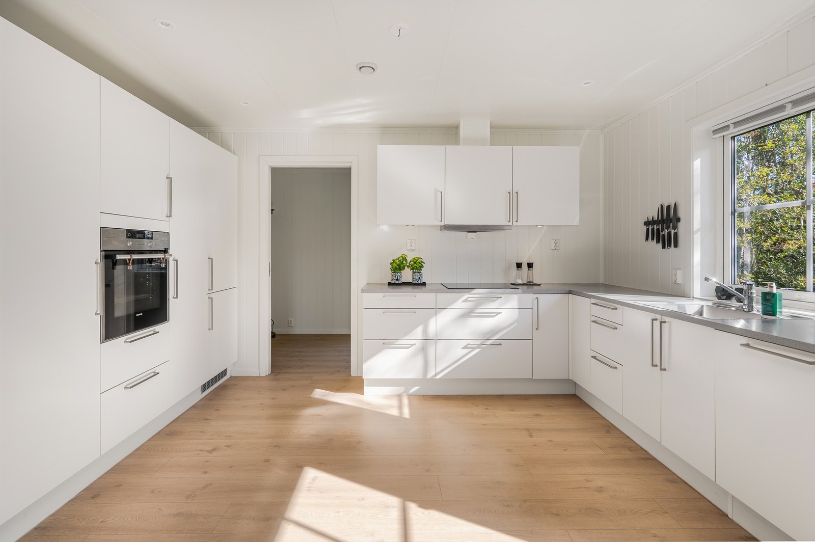 Masse skap og benkeplass! Galleribilde