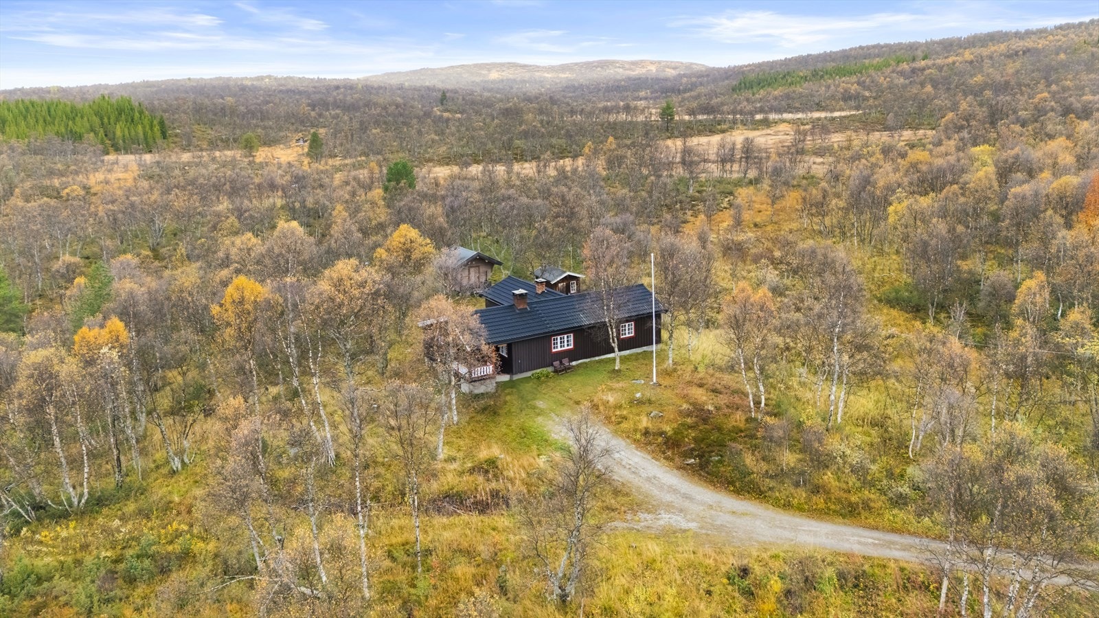 Boligen er omkranset av flott helårs turterreng. Galleribilde