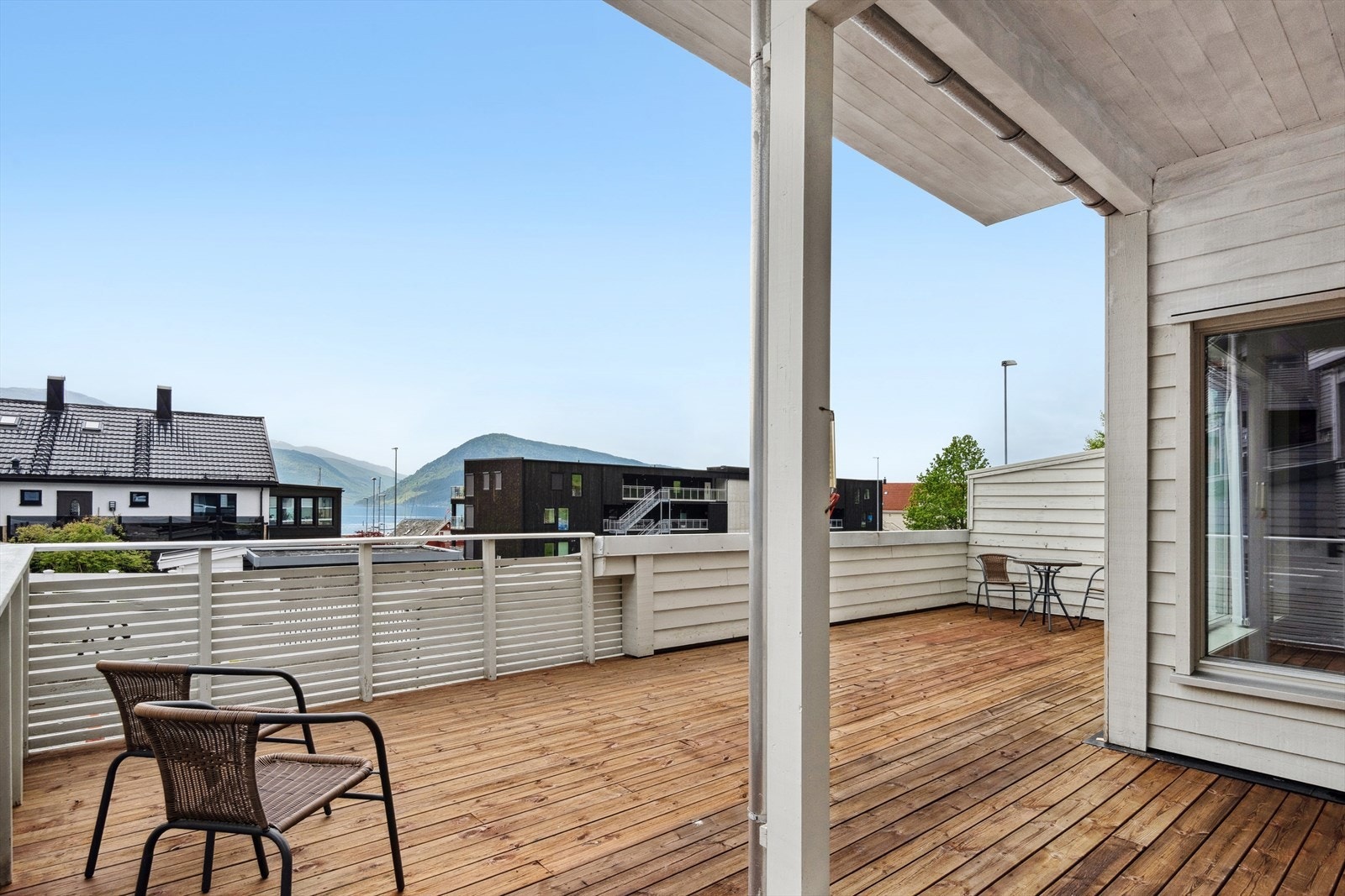 Her er det god plass til sittegrupper med tilhørende møblement. Galleribilde