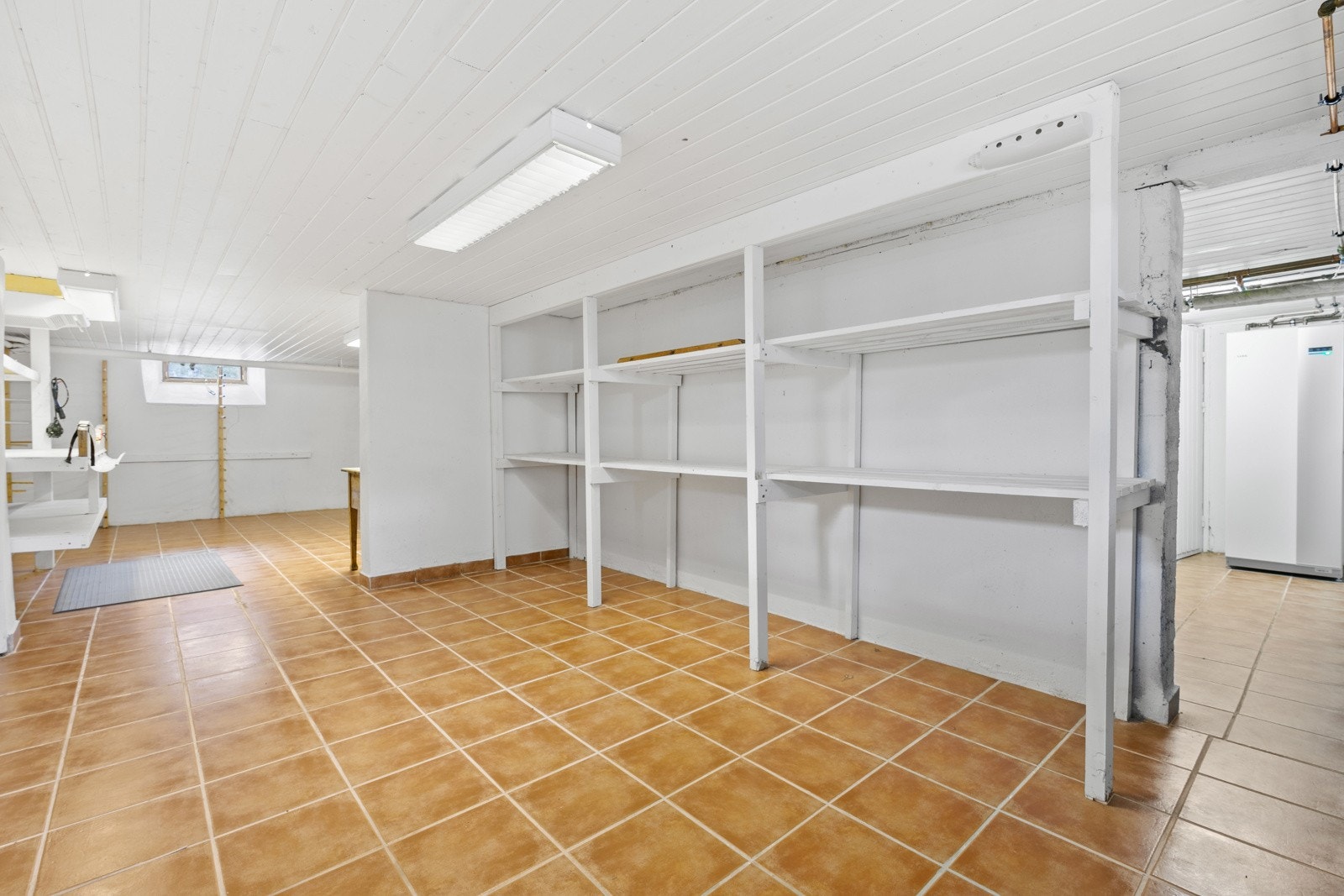 Underetasjen er perfekt som lagringsplass Galleribilde