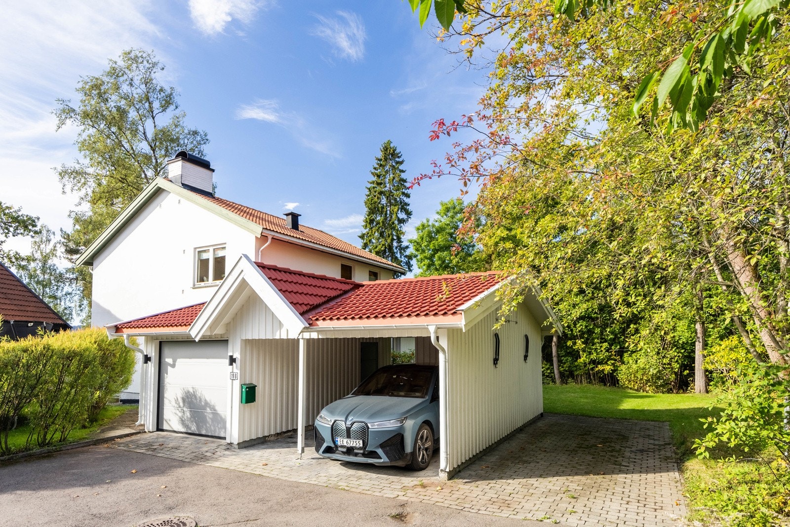 Parkering i garasje og carport Galleribilde