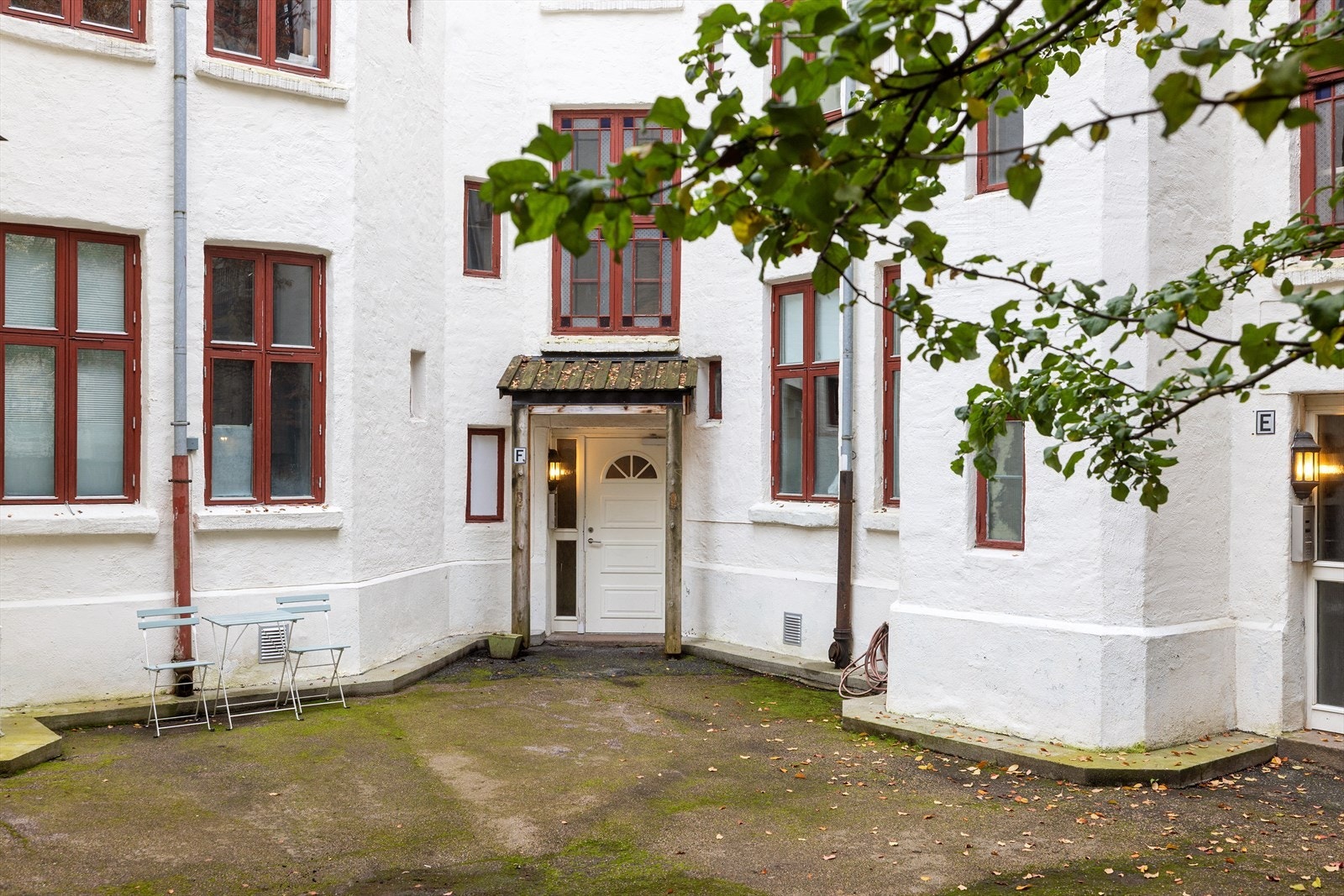Det er inngang via lukket bakgård. Galleribilde