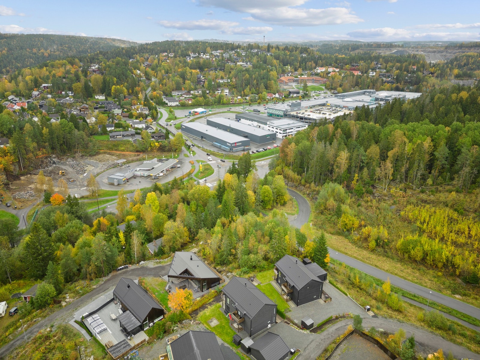 Fra boligen har du også umiddelbar nærhet til flotte turmuligheter og kort gange til Vinterbro Senter med et rikt servicetilbud. Galleribilde