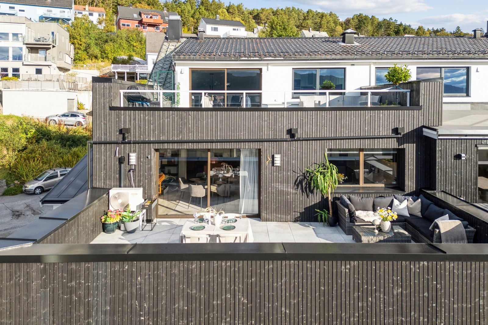 - med sentral beliggenhet på Fjelltun. Ypperlige sol- og utsiktsforhold nyter du her! Galleribilde