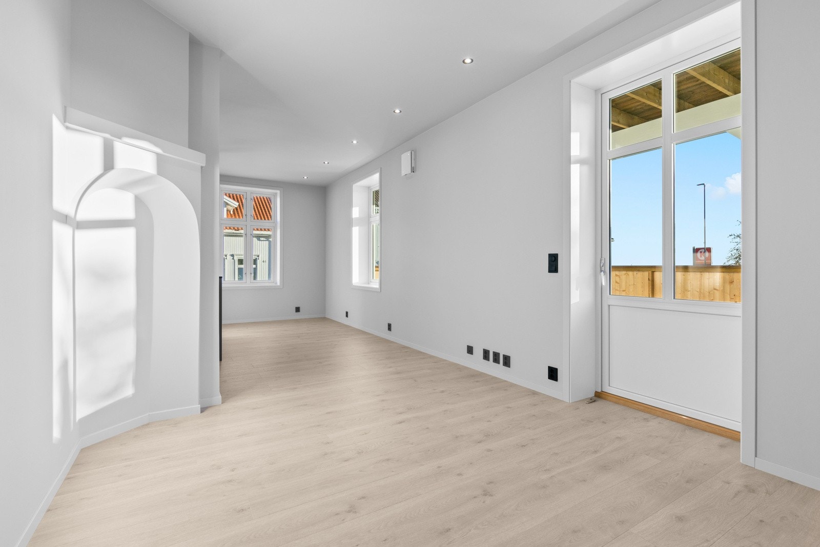 Det er lagt varmefolie i stue, kjøkken og gang. Her blir du ikke kald på bena Galleribilde