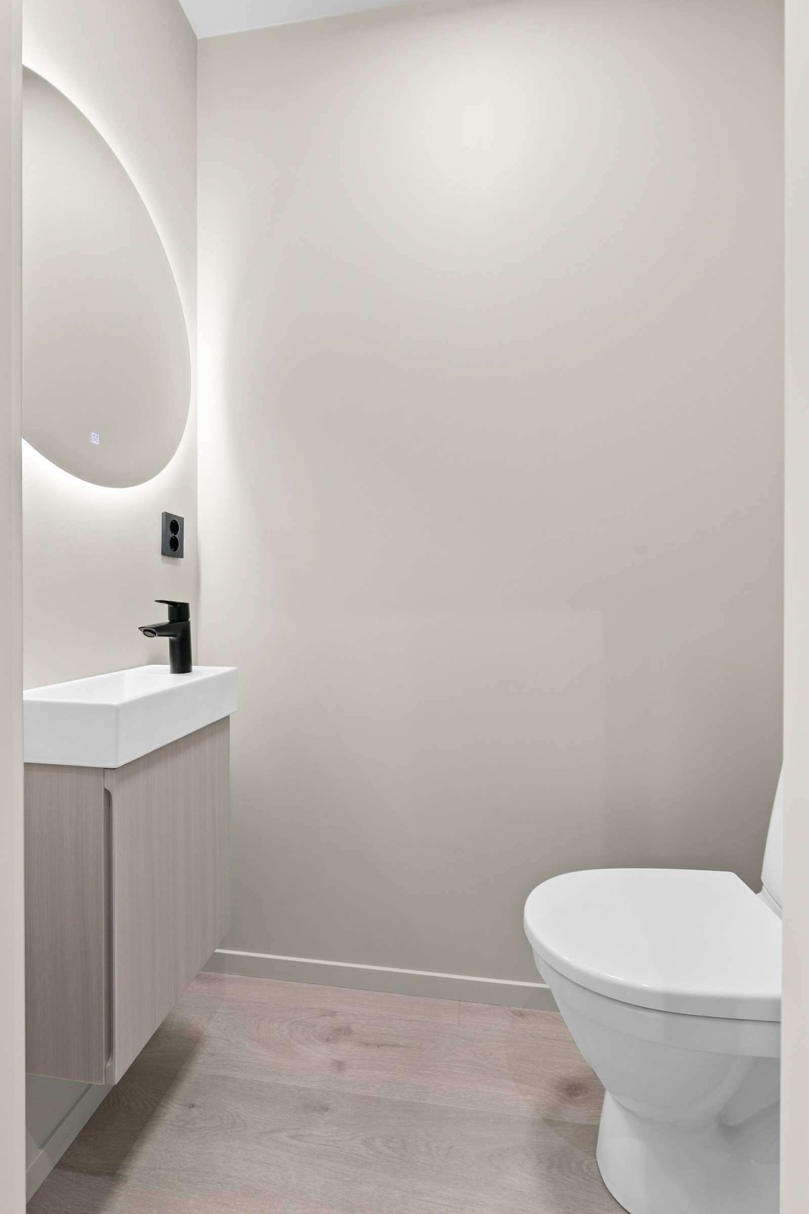 Separat toalett - praktisk når du har besøk Galleribilde