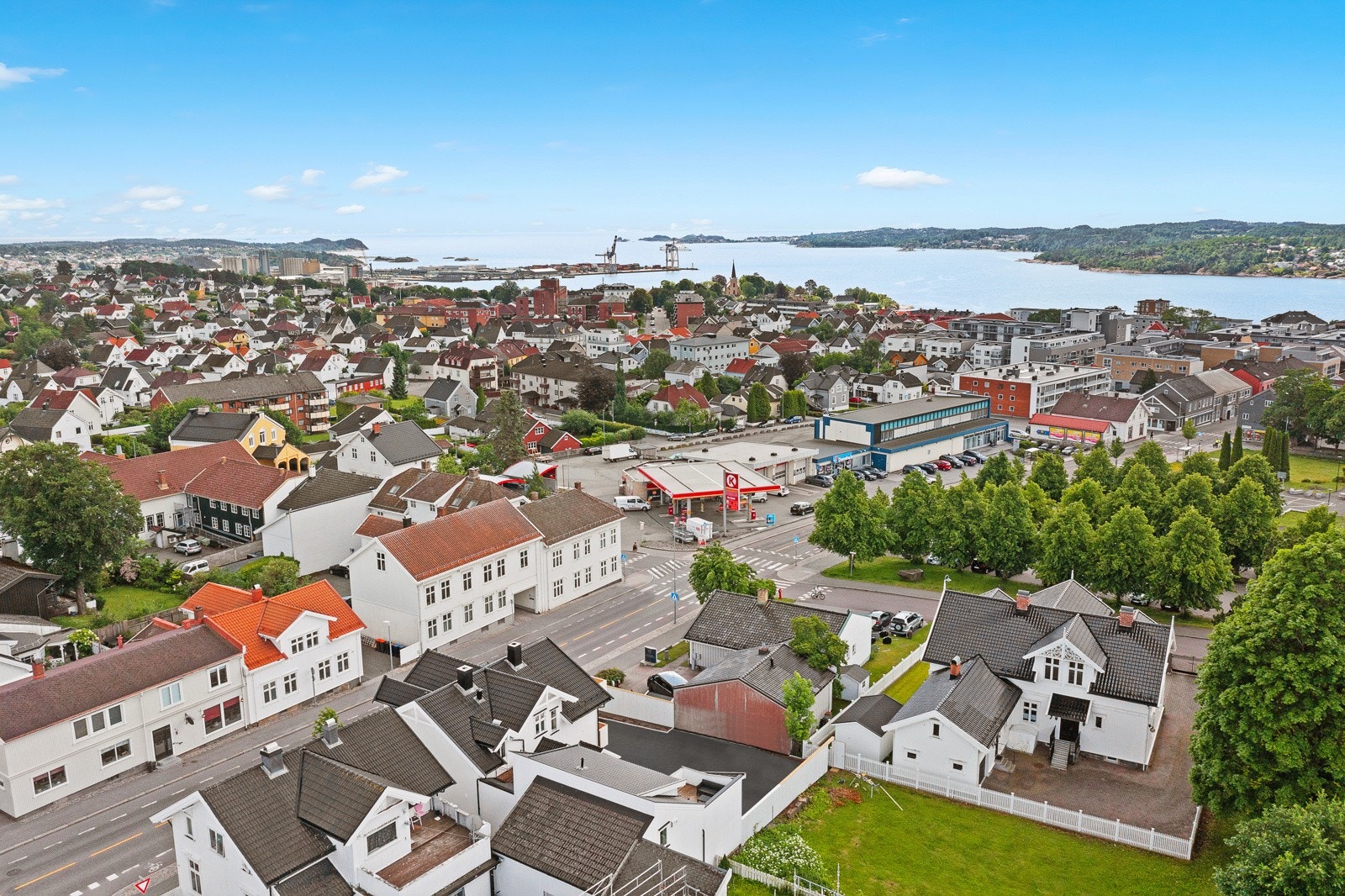 Sentral beliggenhet i Larvik Galleribilde