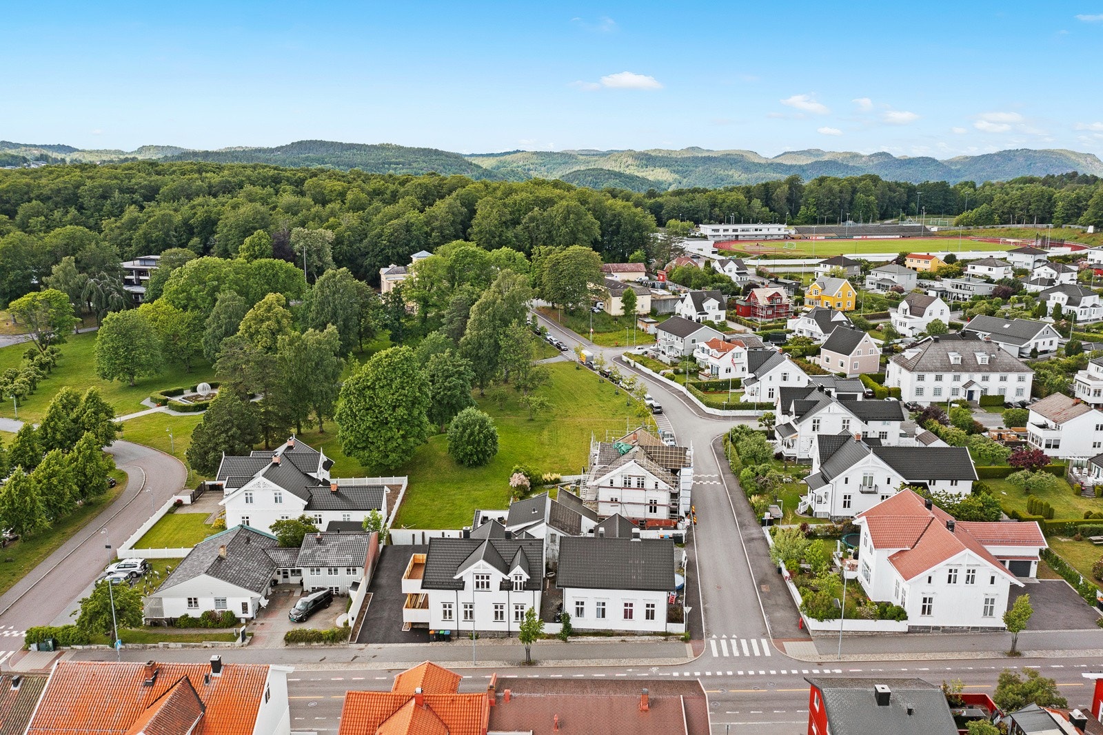 Badeparken ligger som nærmeste nabo. Kort vei til Bøkeskogen. Galleribilde