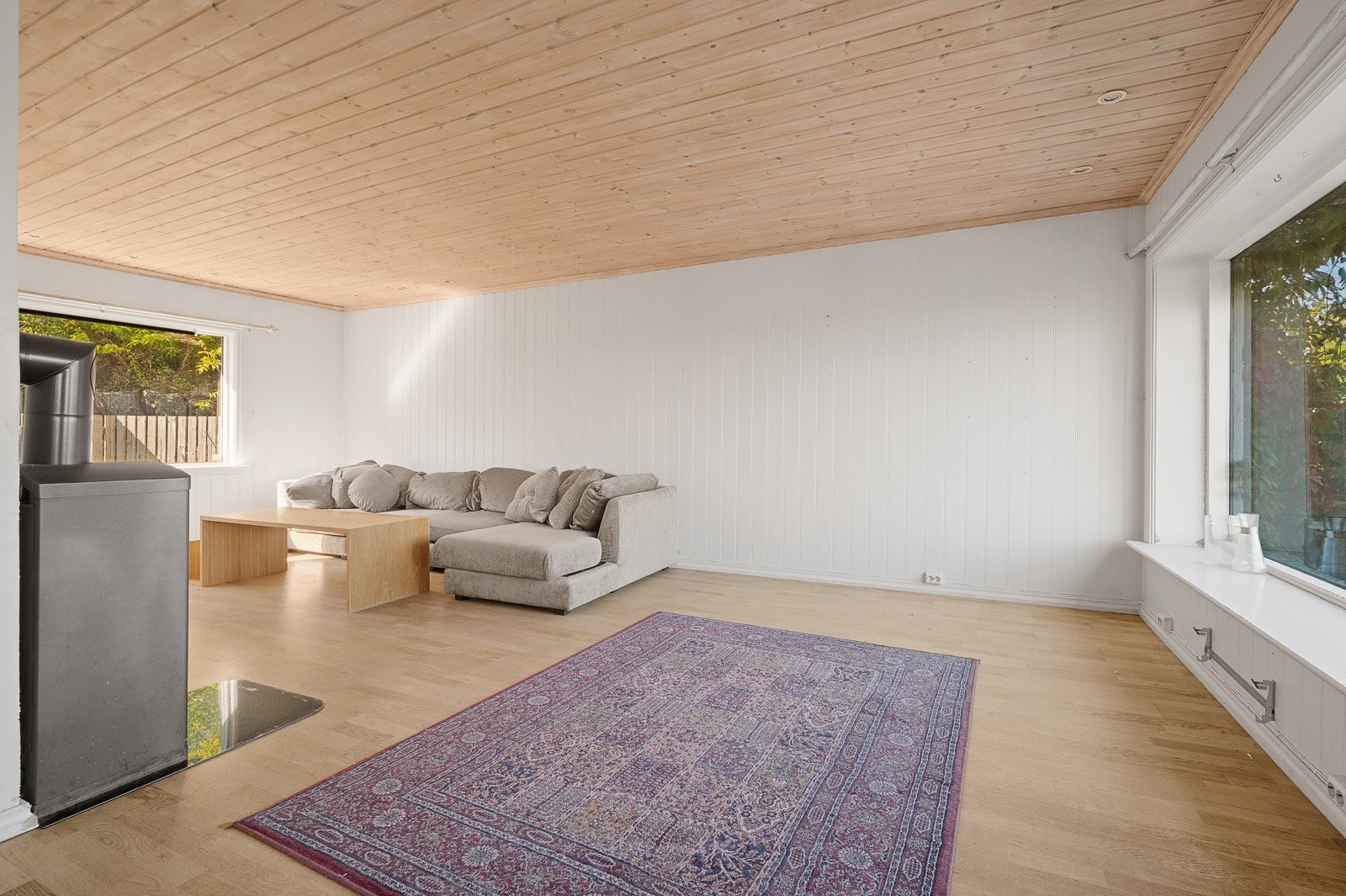 I stua kan du nyte den flotte utsikten takket være de store vinduene. Galleribilde