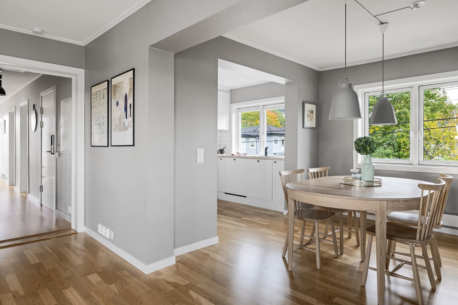 Alle vinduer og innerdører er fra 2013 Galleribilde