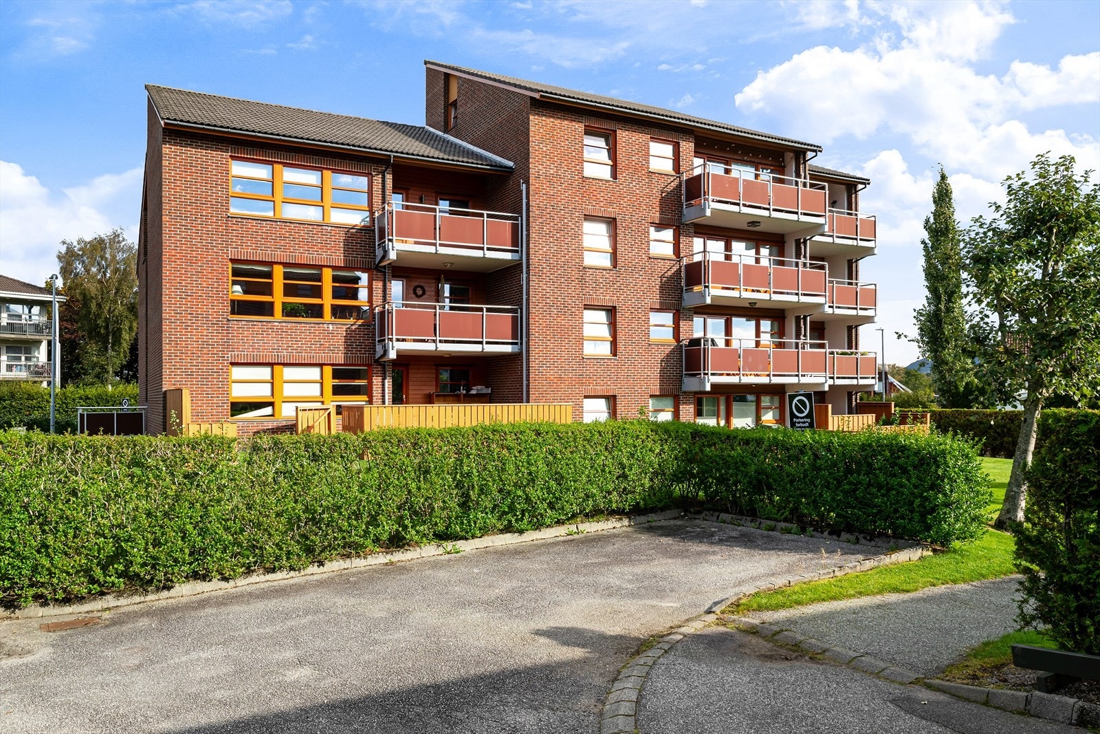 Nordvik bolig v/Carl-Åge Herrem har gleden av å presentere Kari Lofthus gate 30. Over 100 kvm med 3 soverom ! Galleribilde