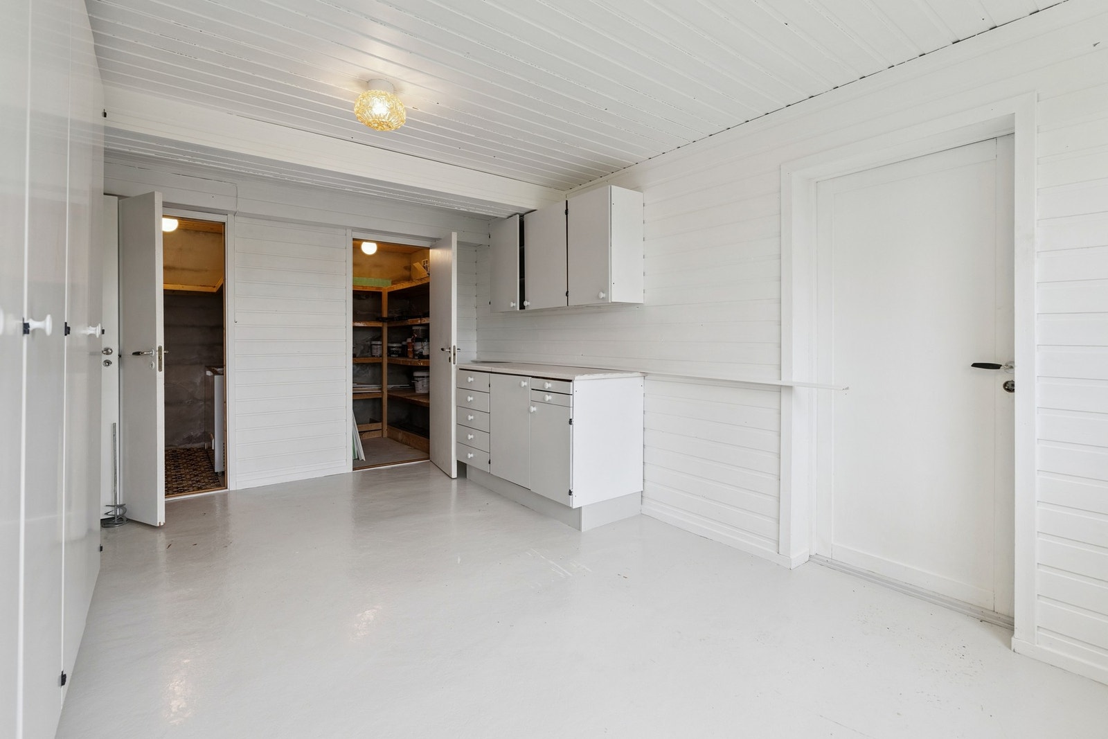 Hobbyrom i kjelleretasjen med eget inngangsparti. Galleribilde