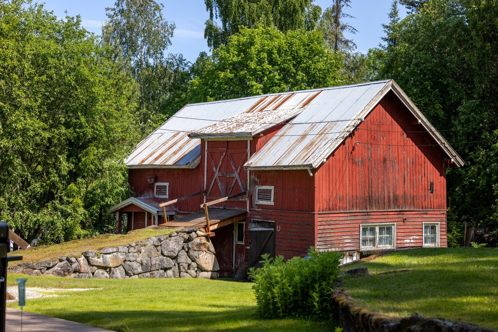 Eldre låve. Galleribilde