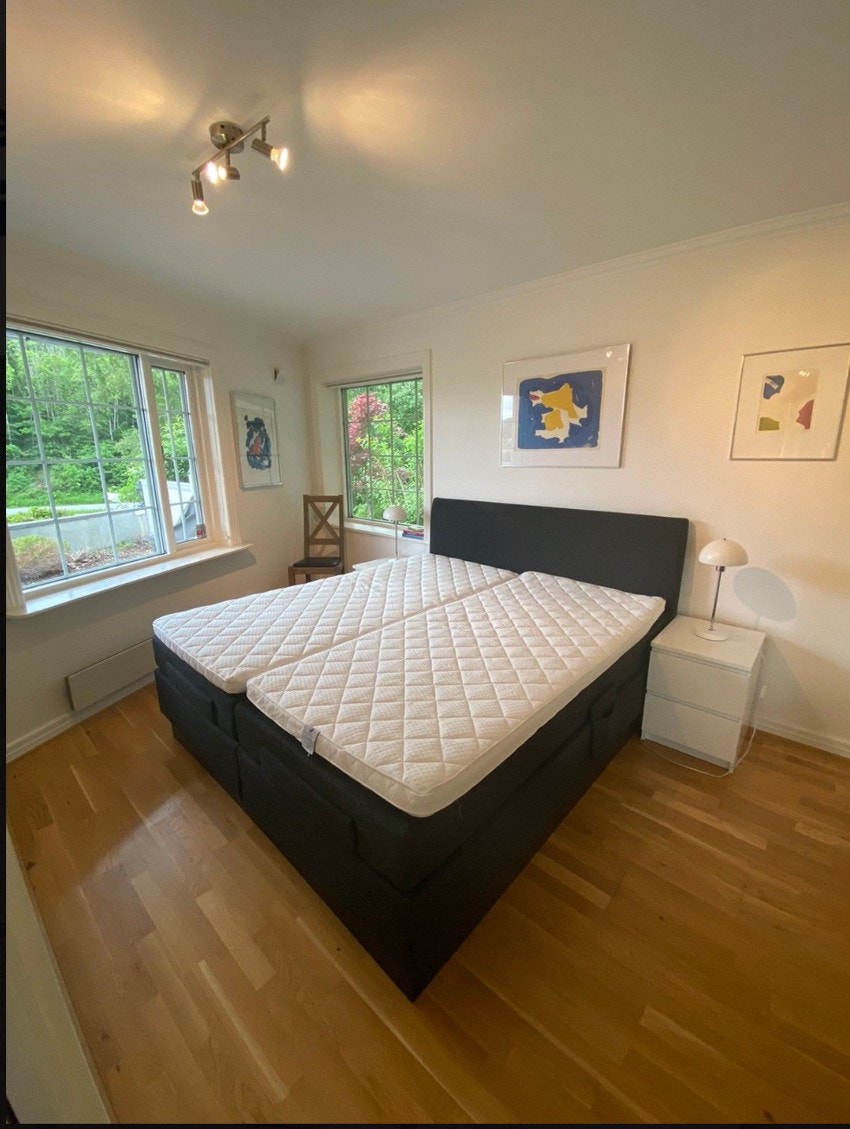 Selgers eget bilde - det største soverommet i hybelen. Galleribilde