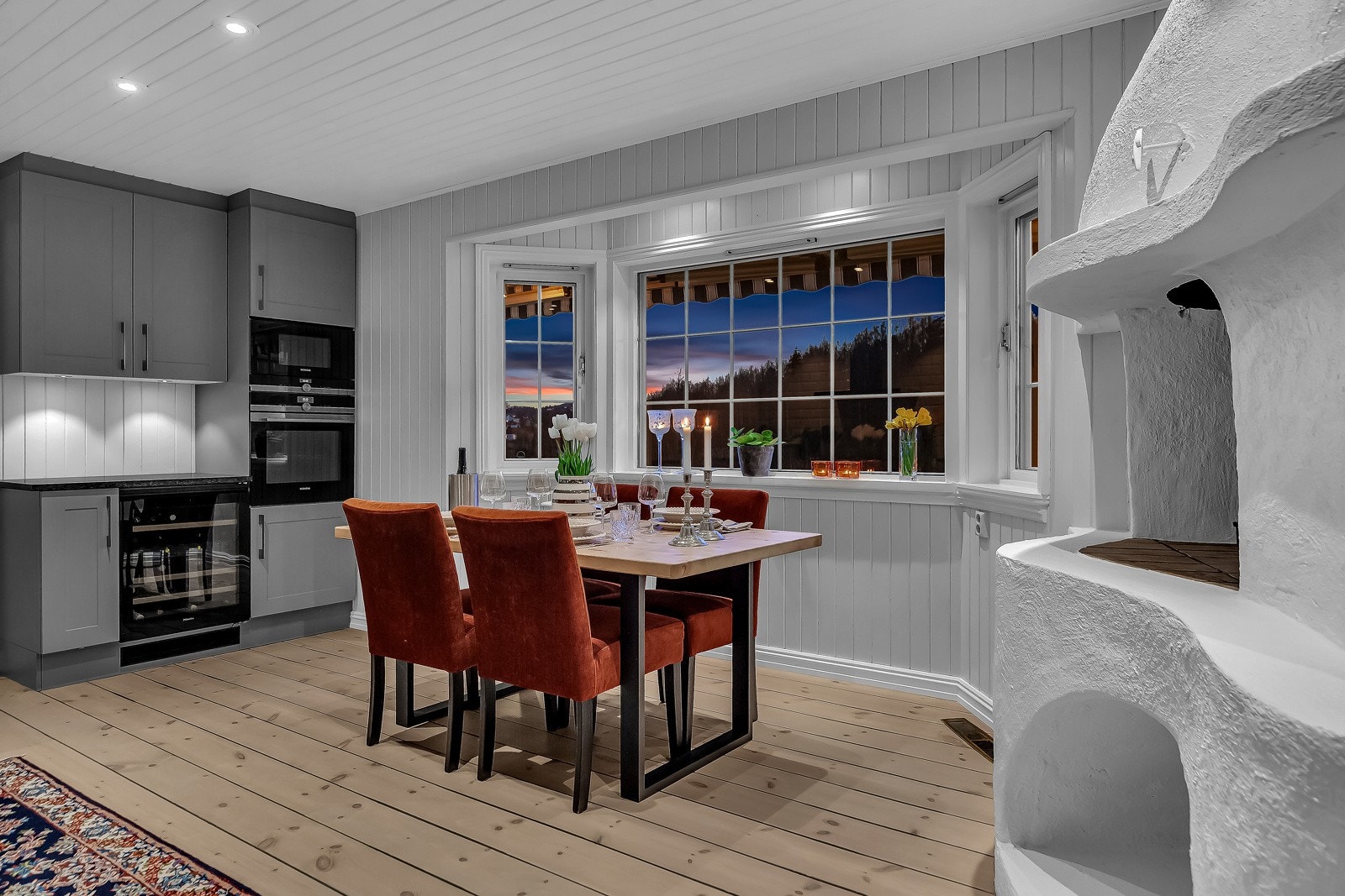 Kjøkkenet blir en naturlig samlingssted for familien i en travel hverdag. Galleribilde