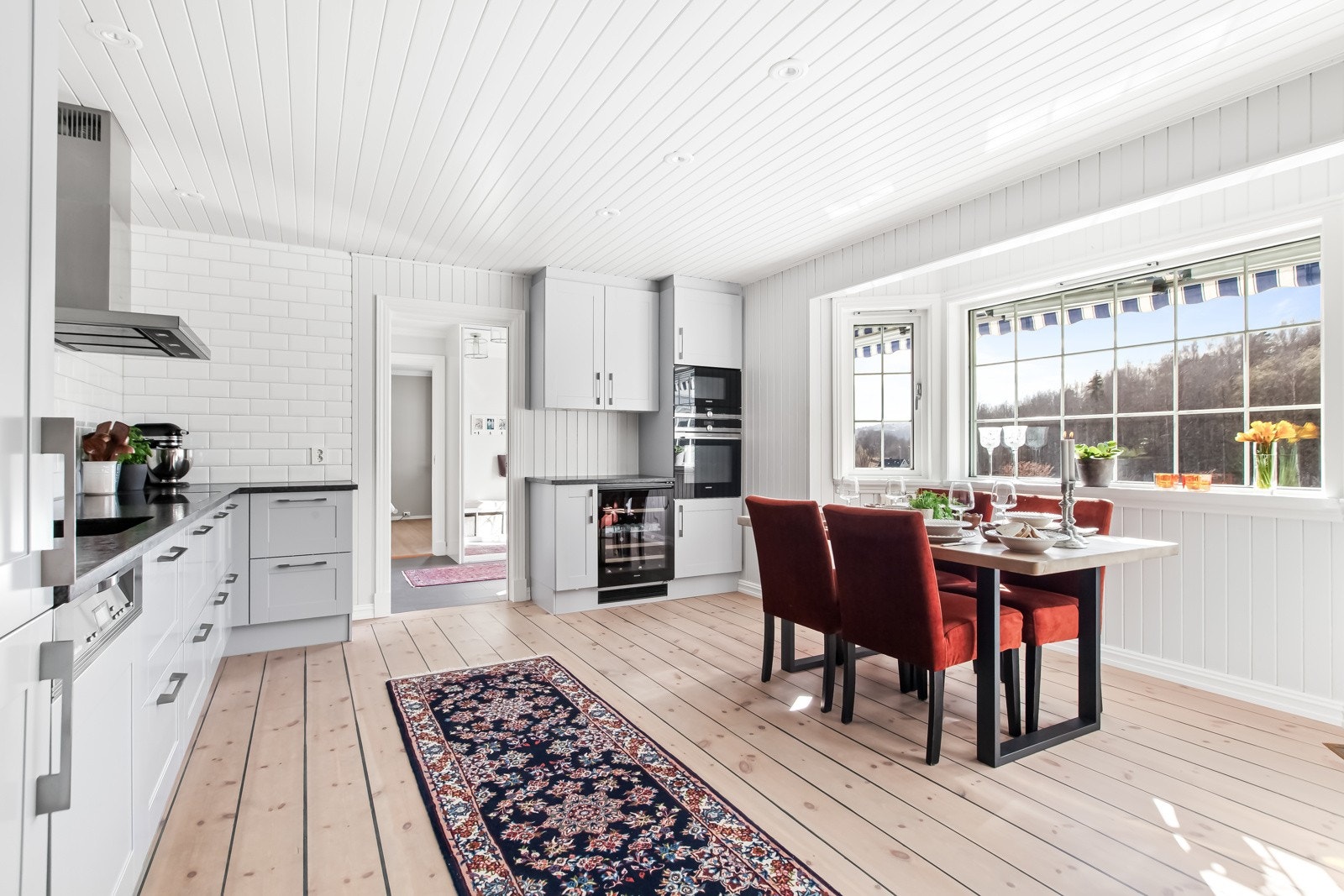 Kjøkkenet er en drøm for den matglade hobbykokken. Galleribilde