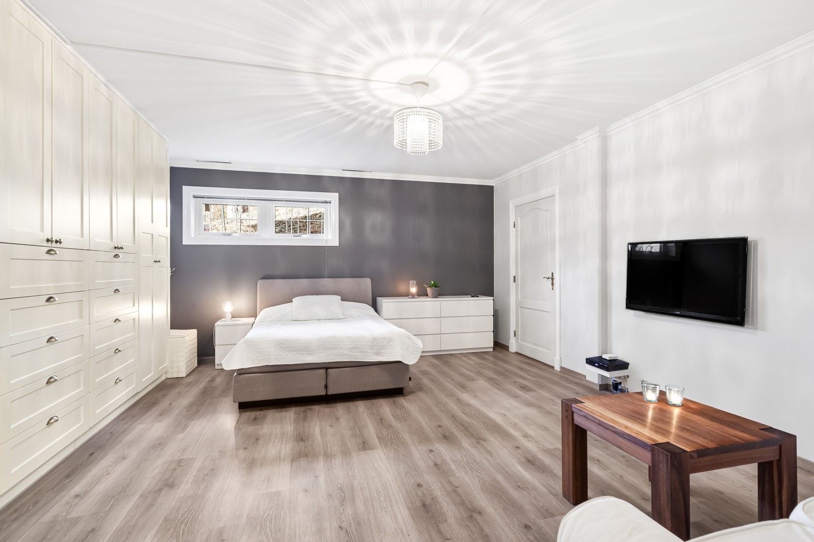 Dette rommet er brukt som TV-stue/gjesterom. Galleribilde