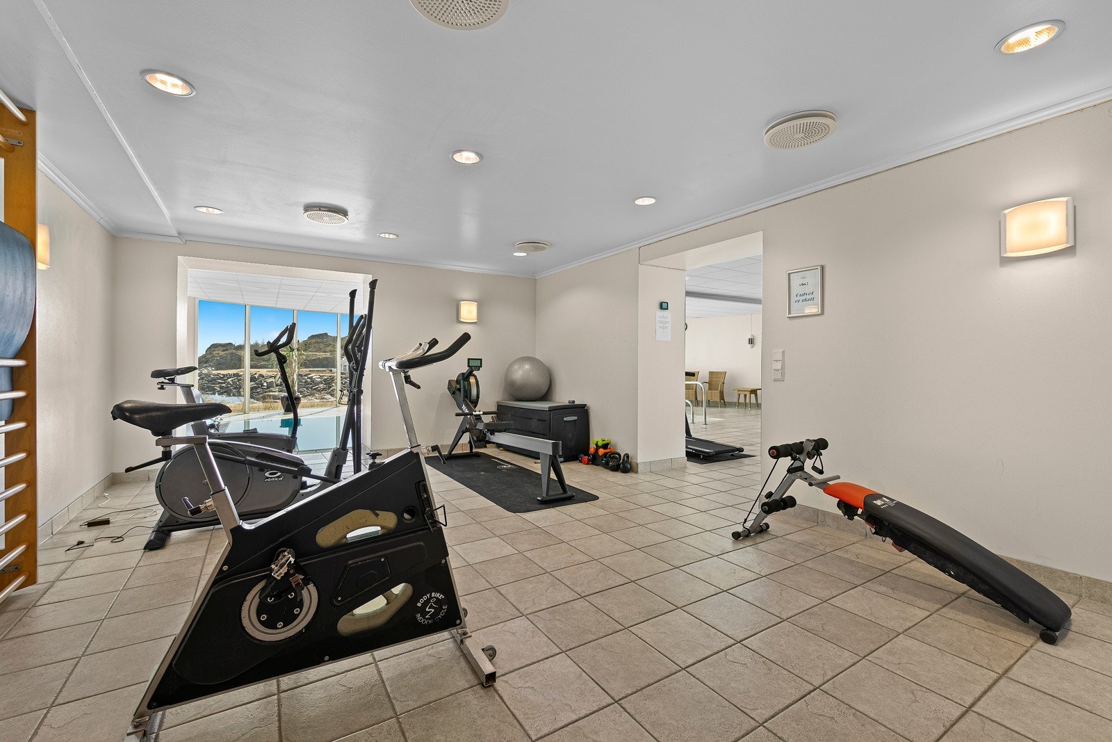 I velværeavdelingen er det også treningsrom for beboerne. Galleribilde