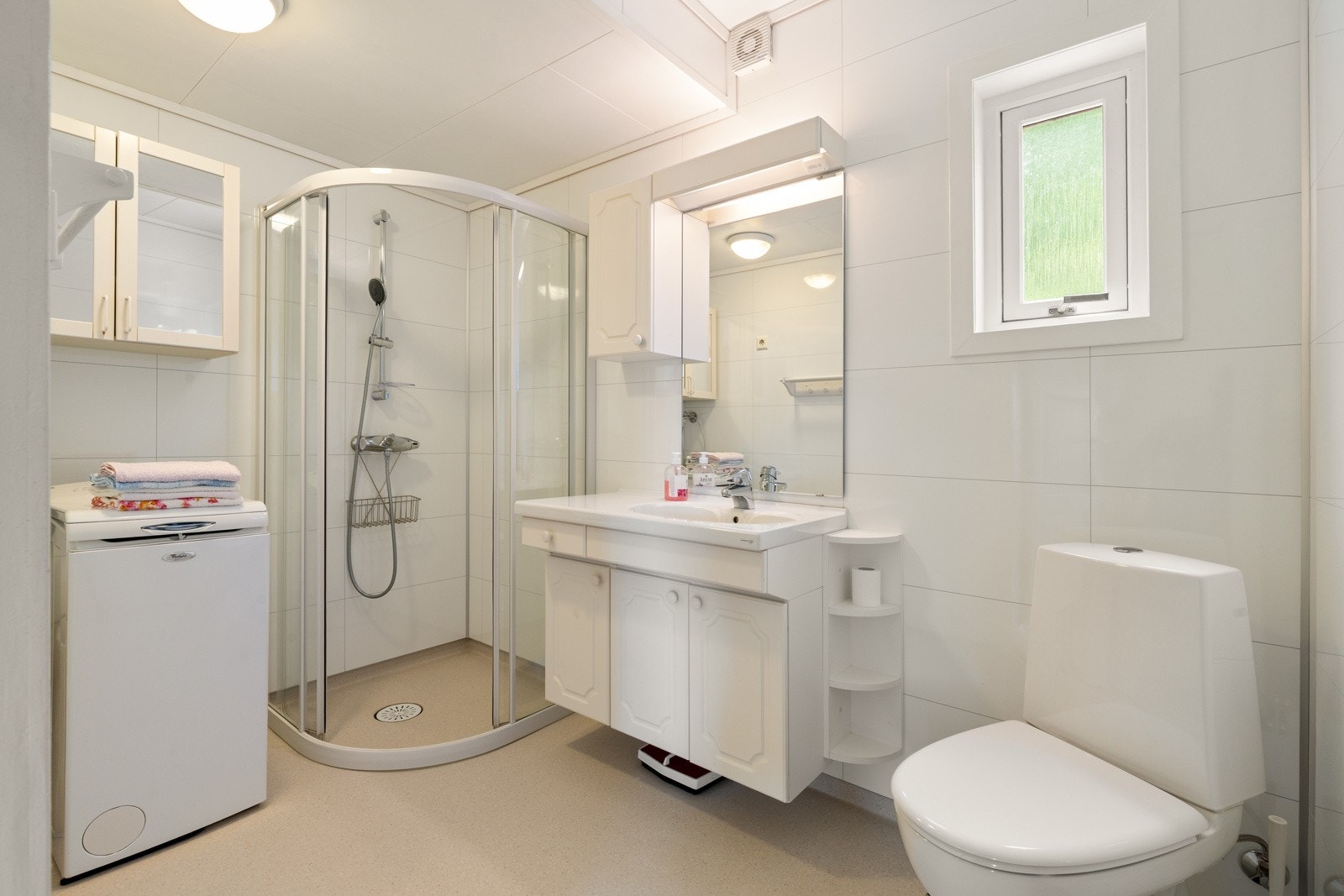 Det er et bad i boligen, og et bad i annekset Galleribilde