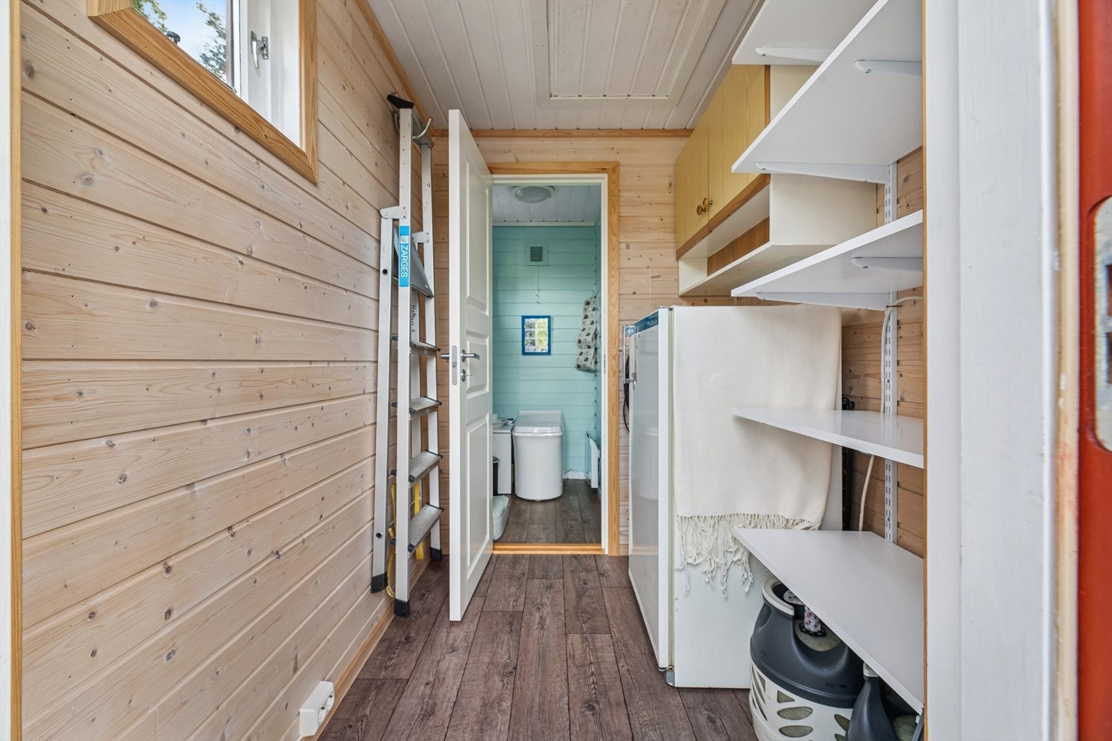 I annekset er det også et toalettrom med Cinderella forbrenningstoalett. Galleribilde